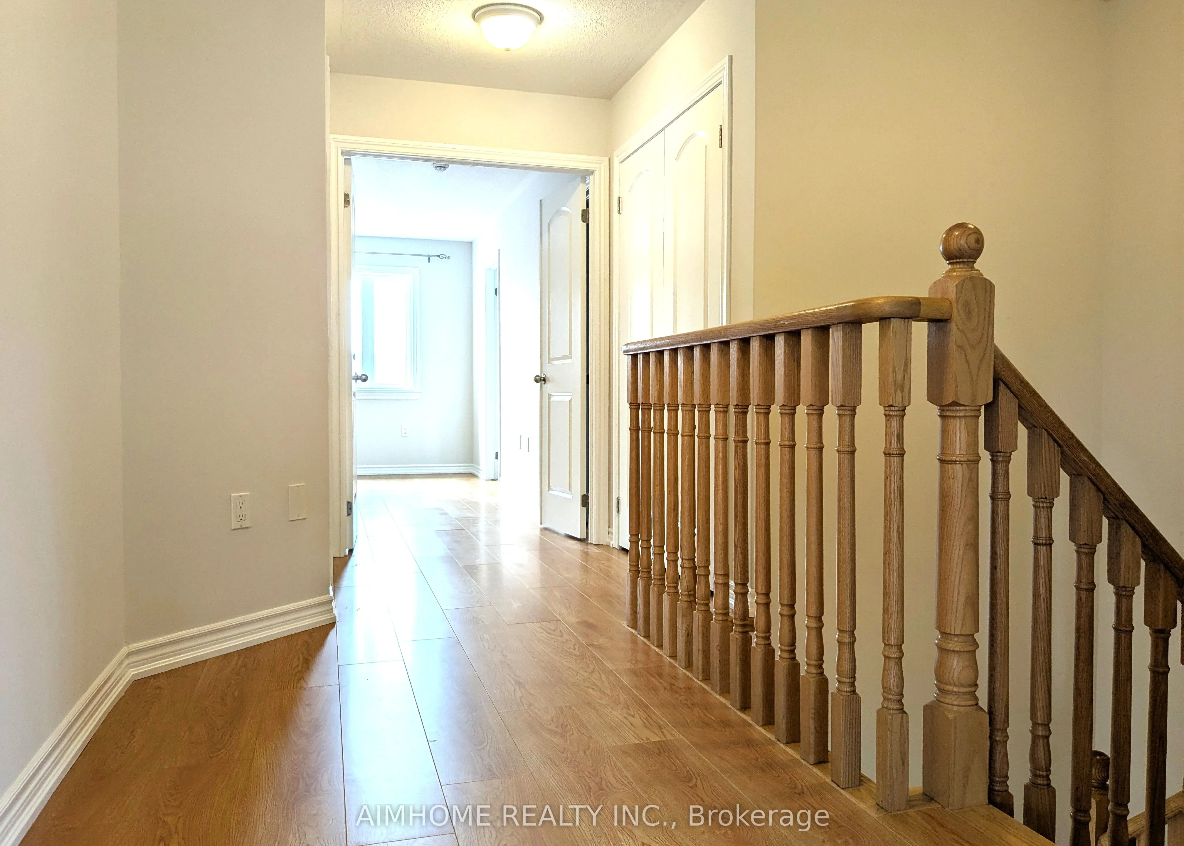 29 Bamburg Street N