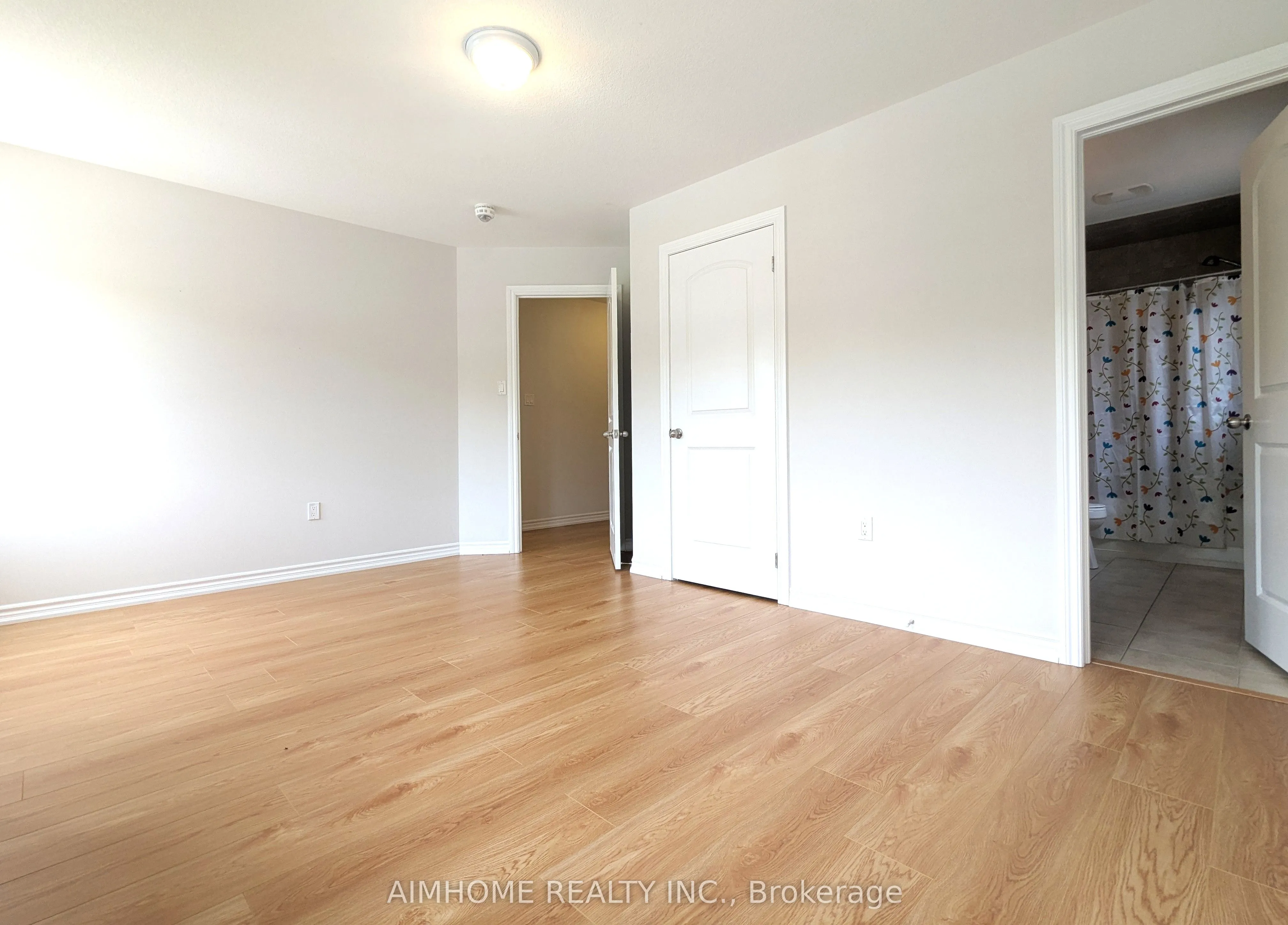 29 Bamburg Street N