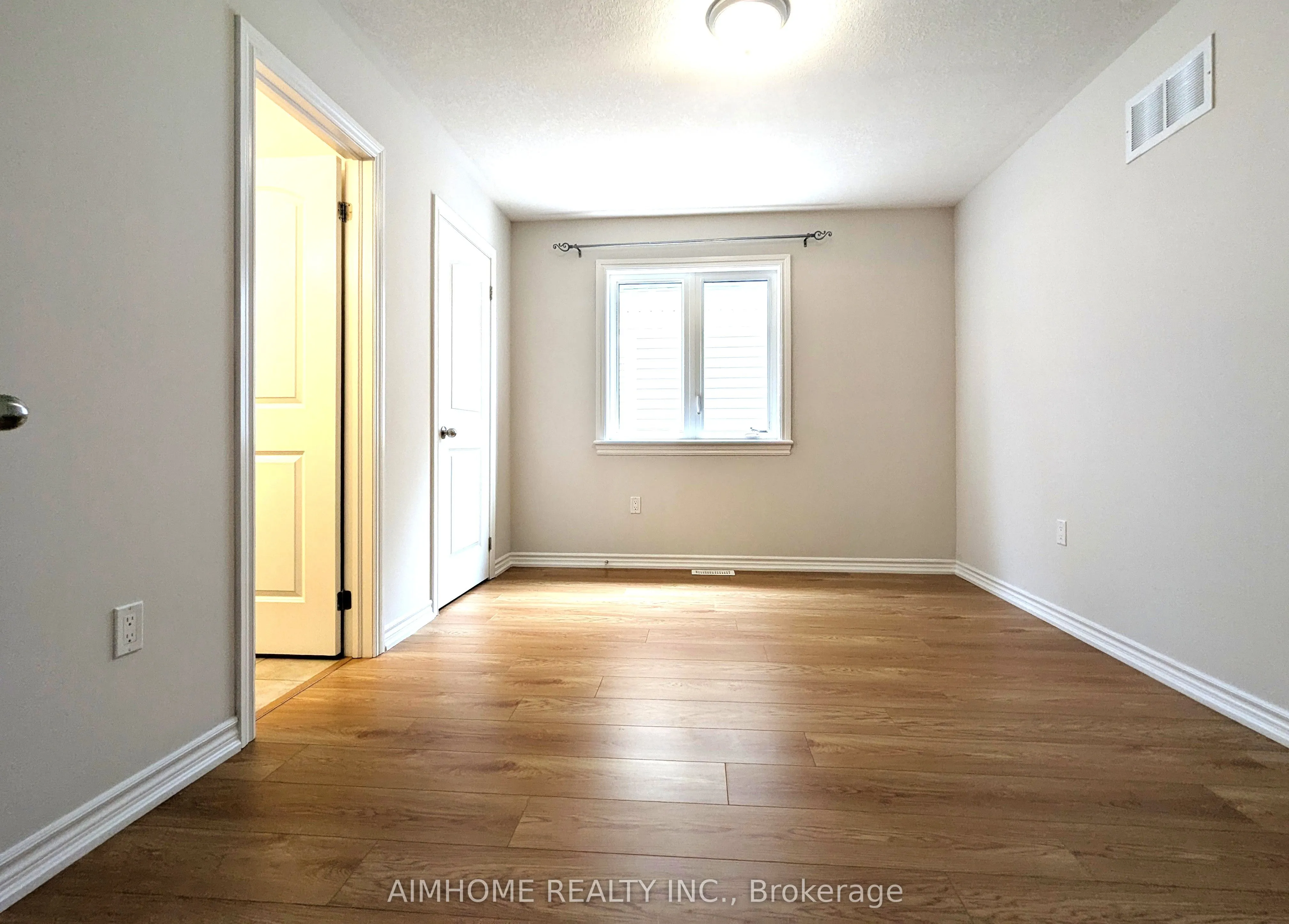29 Bamburg Street N