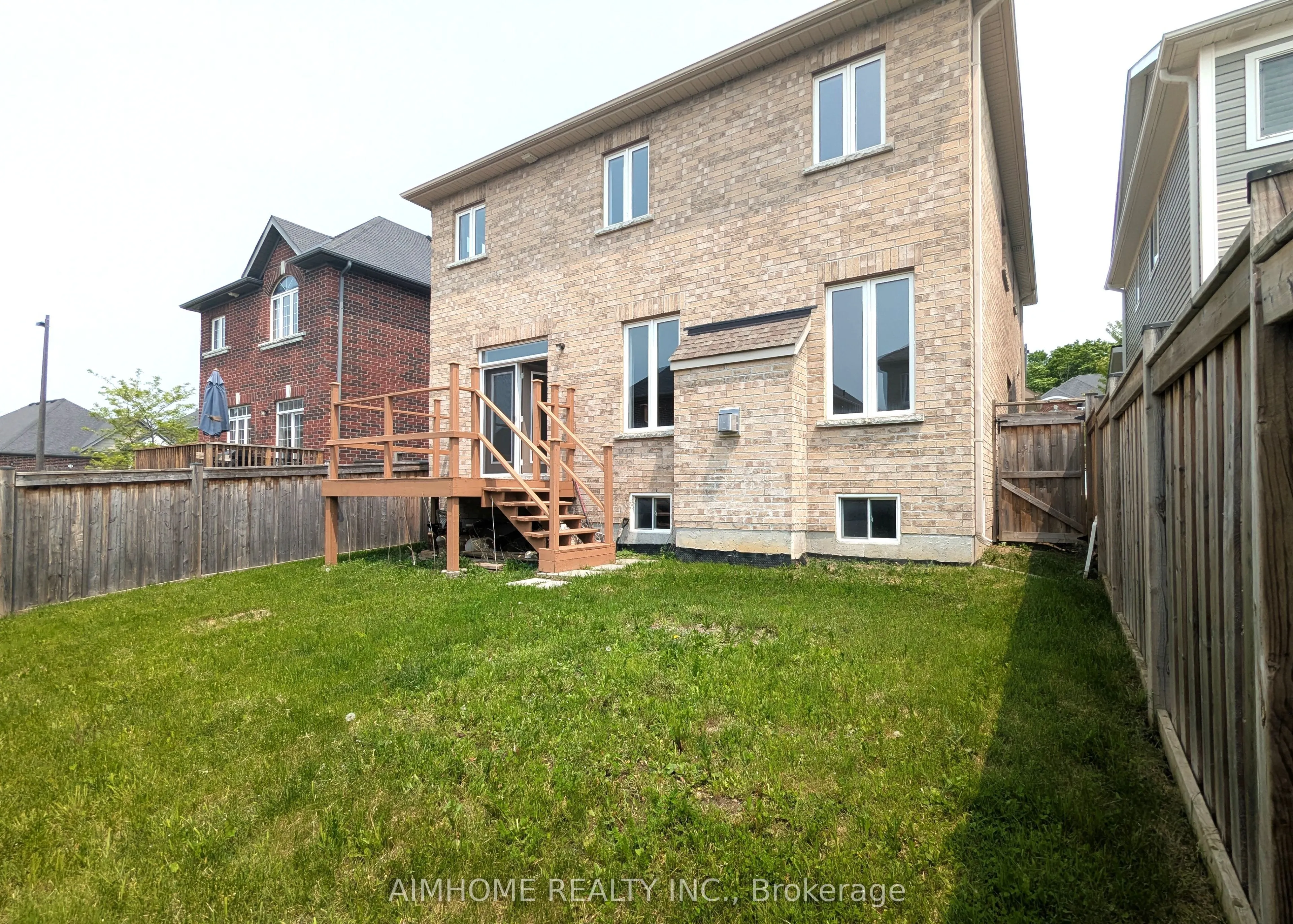 29 Bamburg Street N