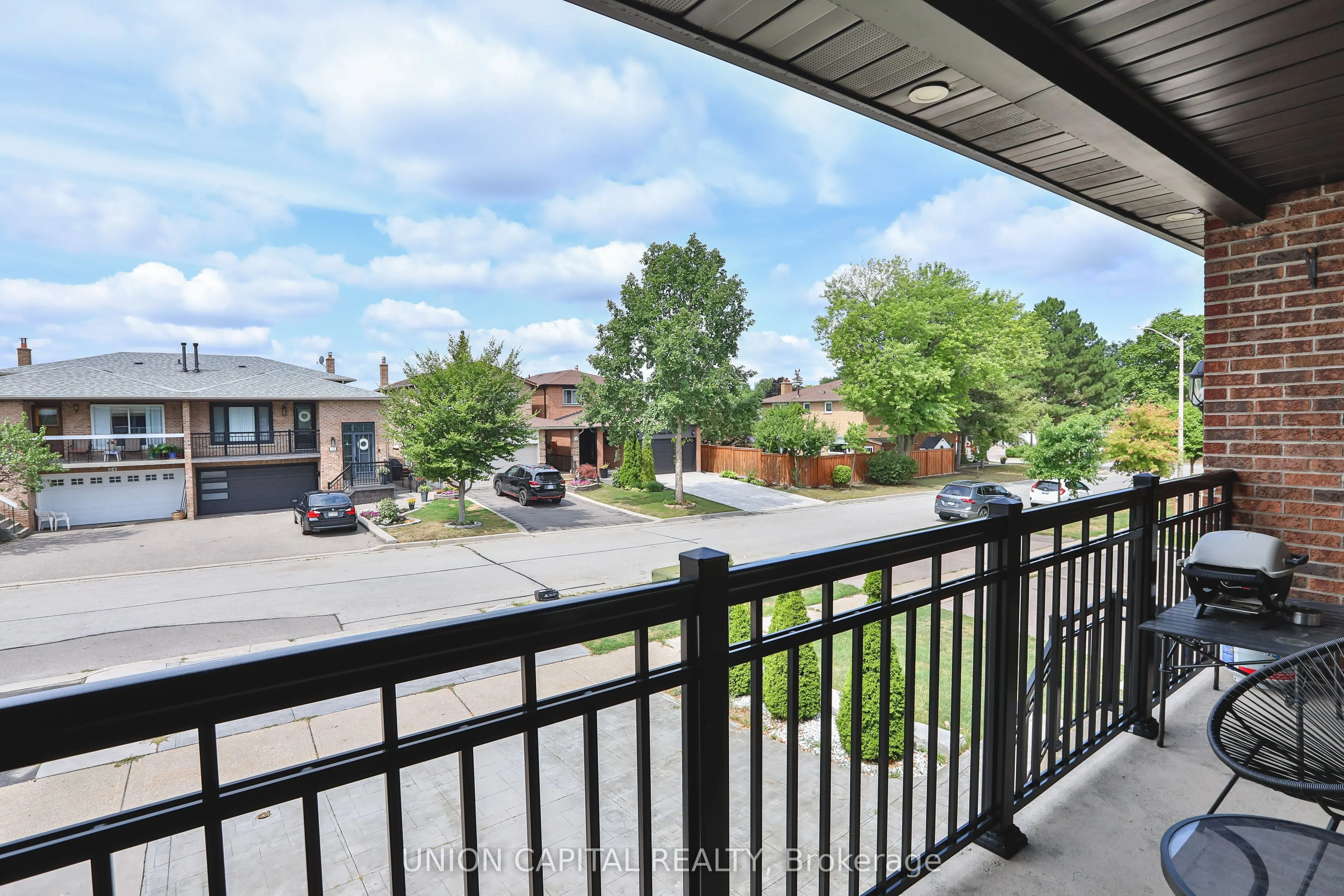 21 Avon Crescent