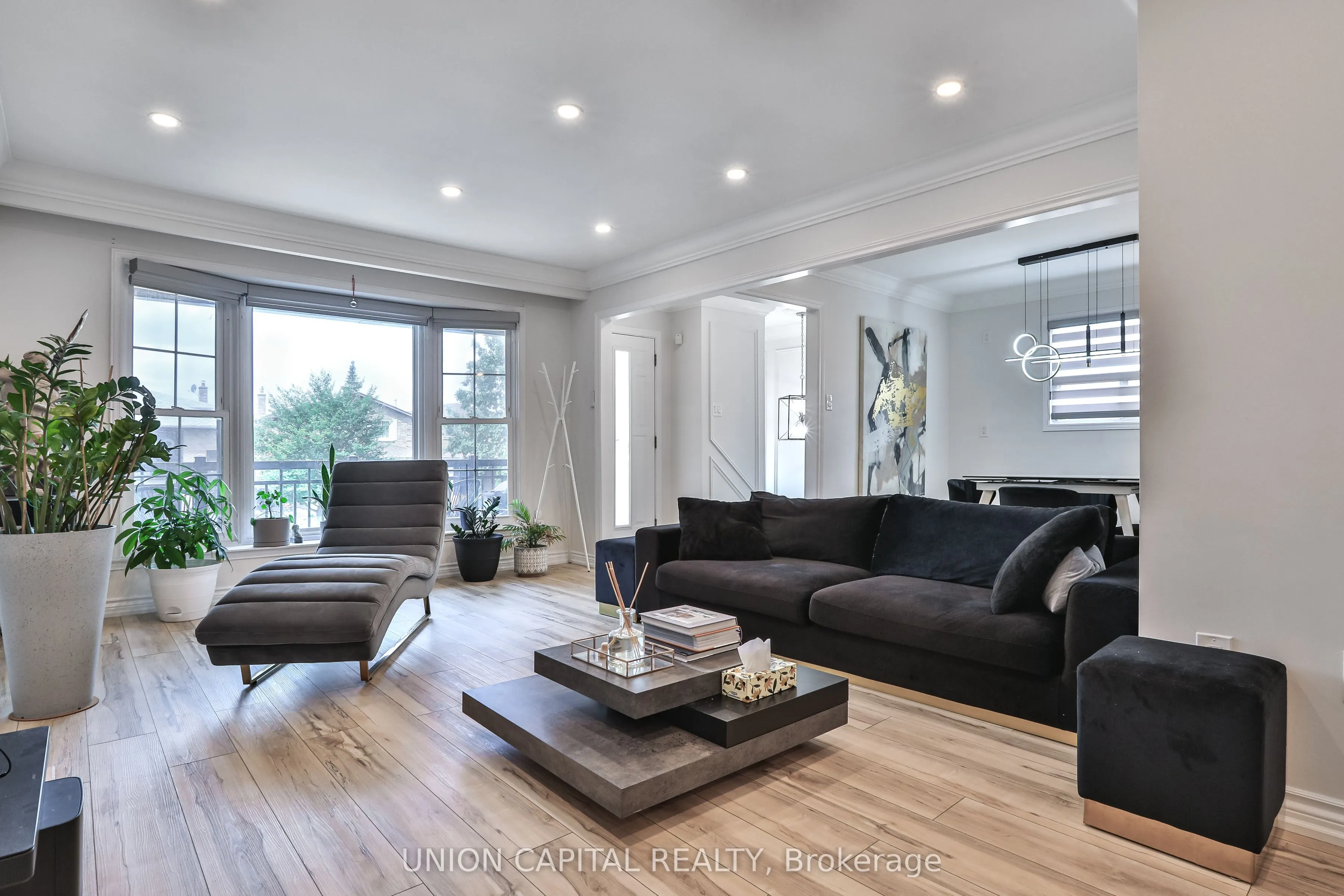 21 Avon Crescent