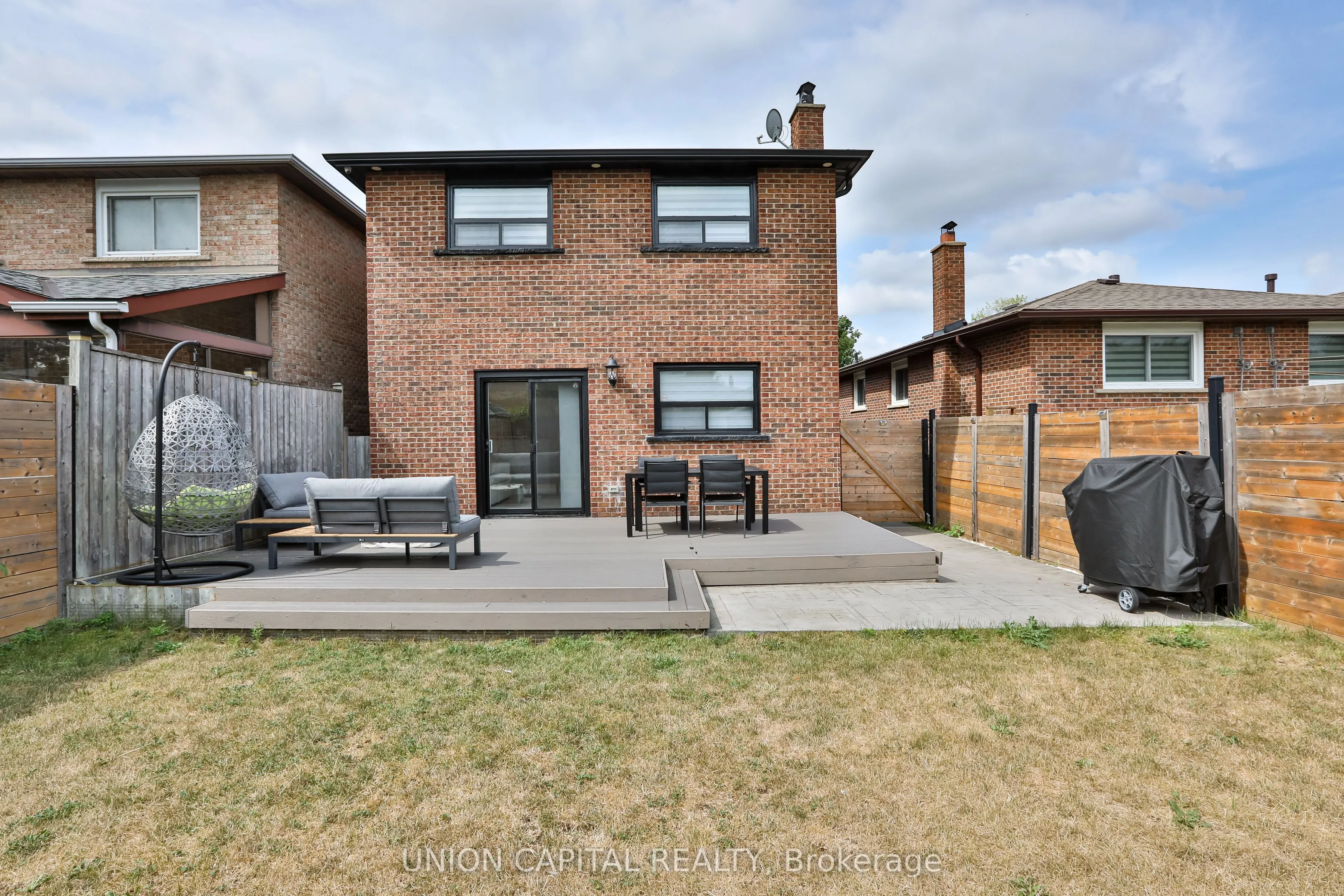 21 Avon Crescent