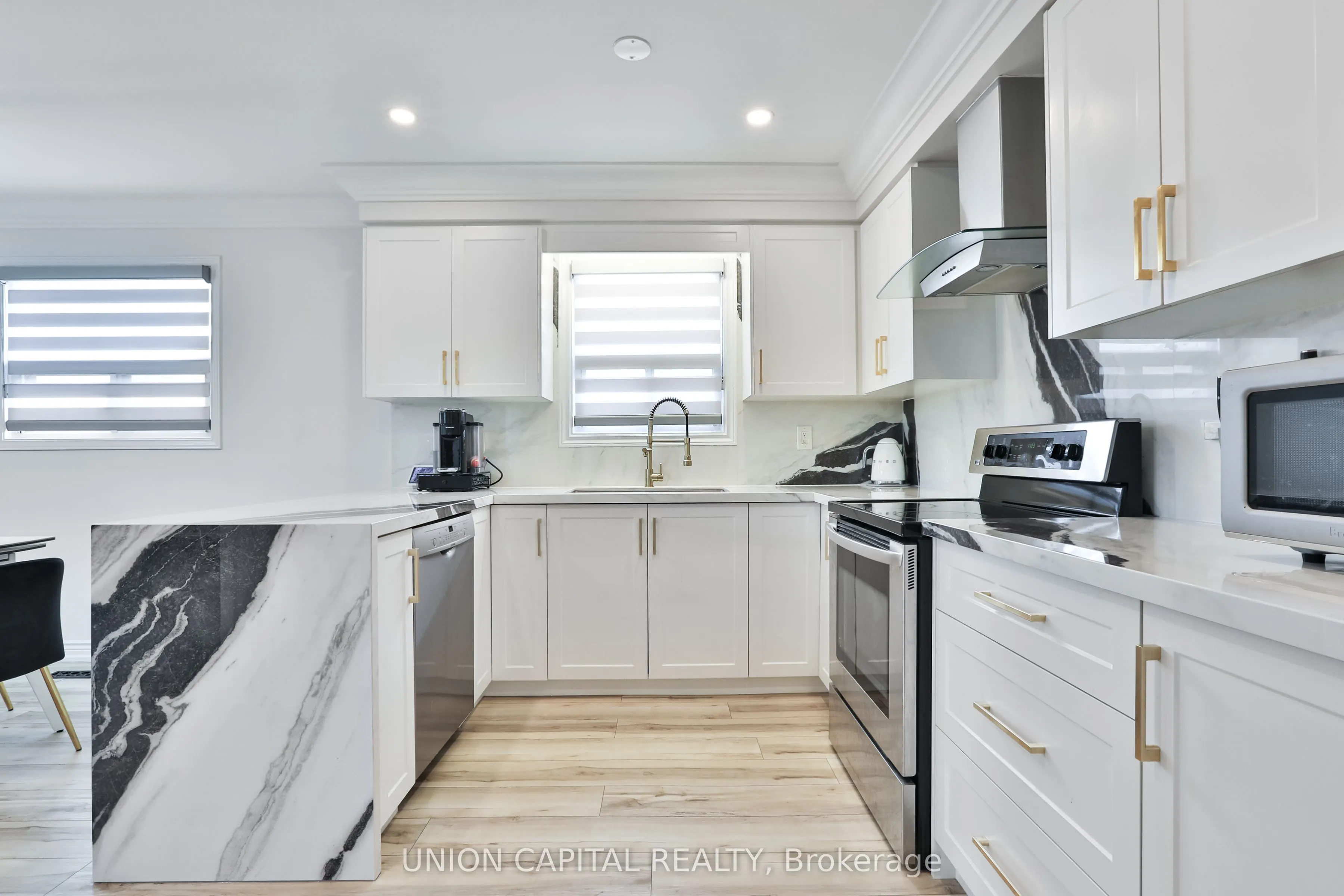 21 Avon Crescent