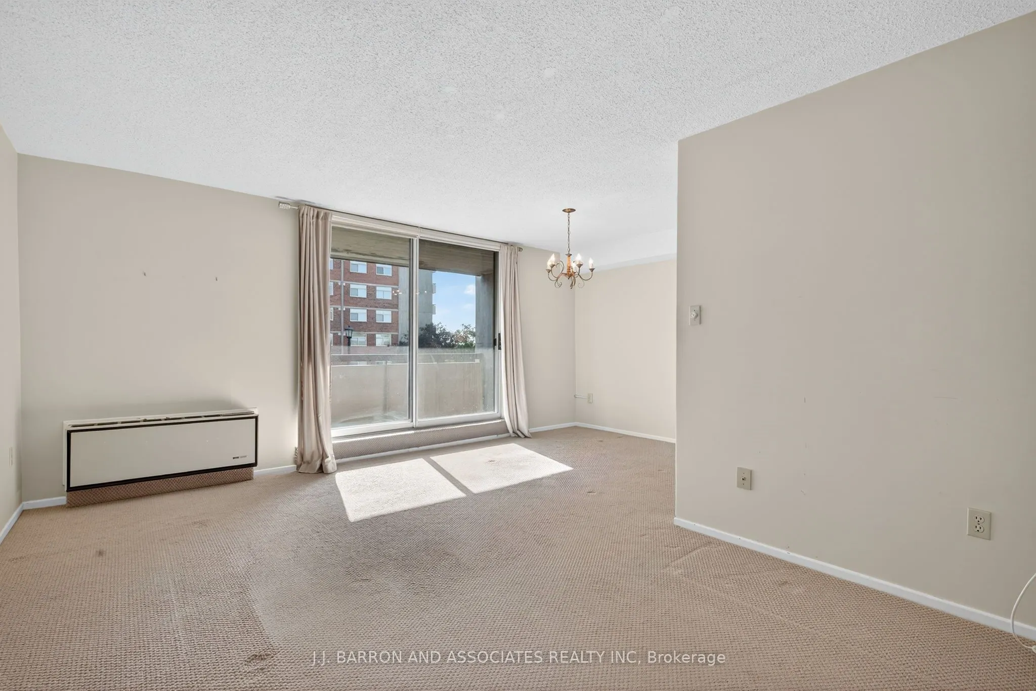 20 William Roe Boulevard, #211