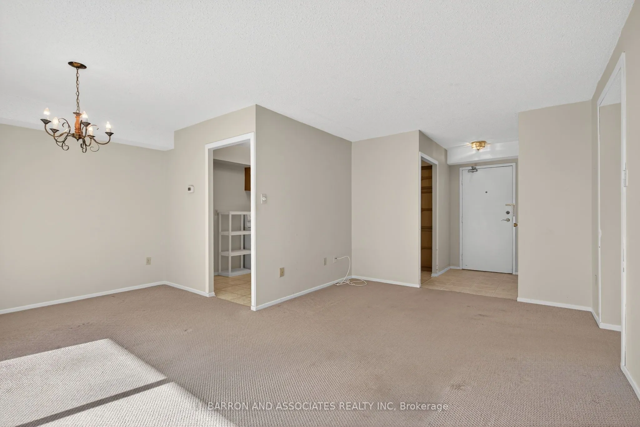 20 William Roe Boulevard, #211