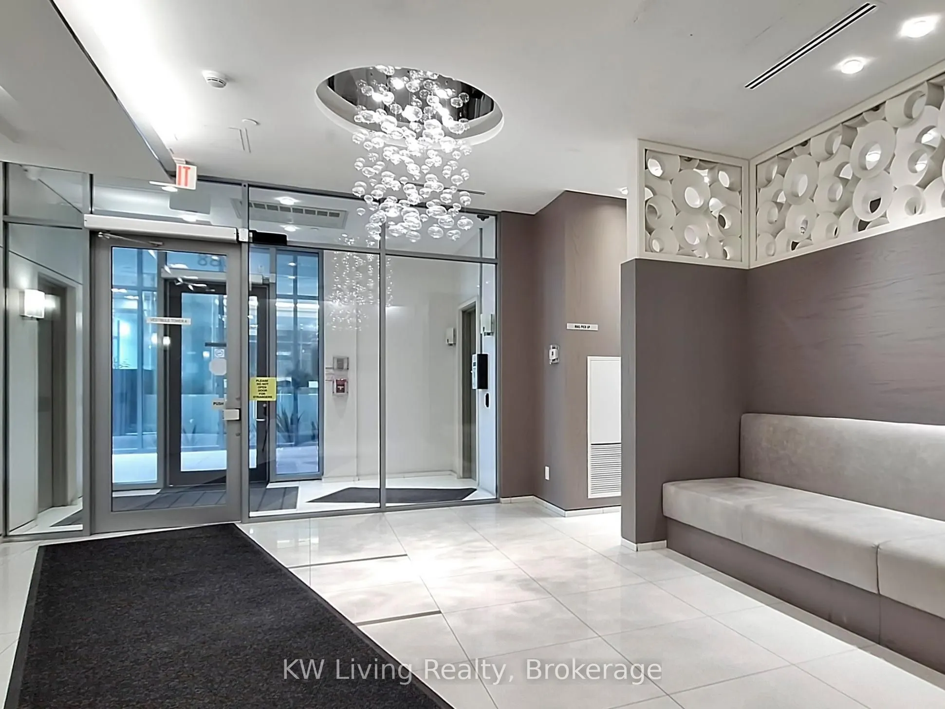 9088 Yonge Street, #509A