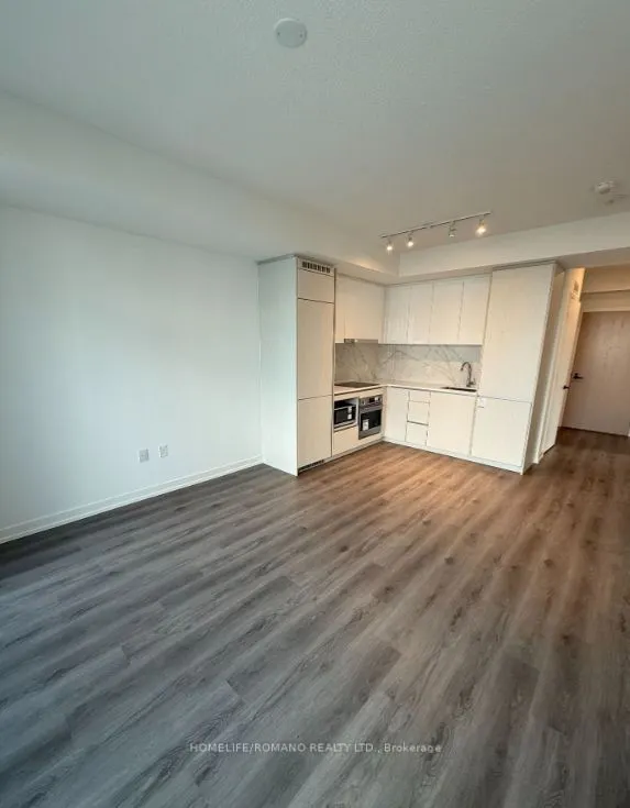 28 Interchange Way, #905