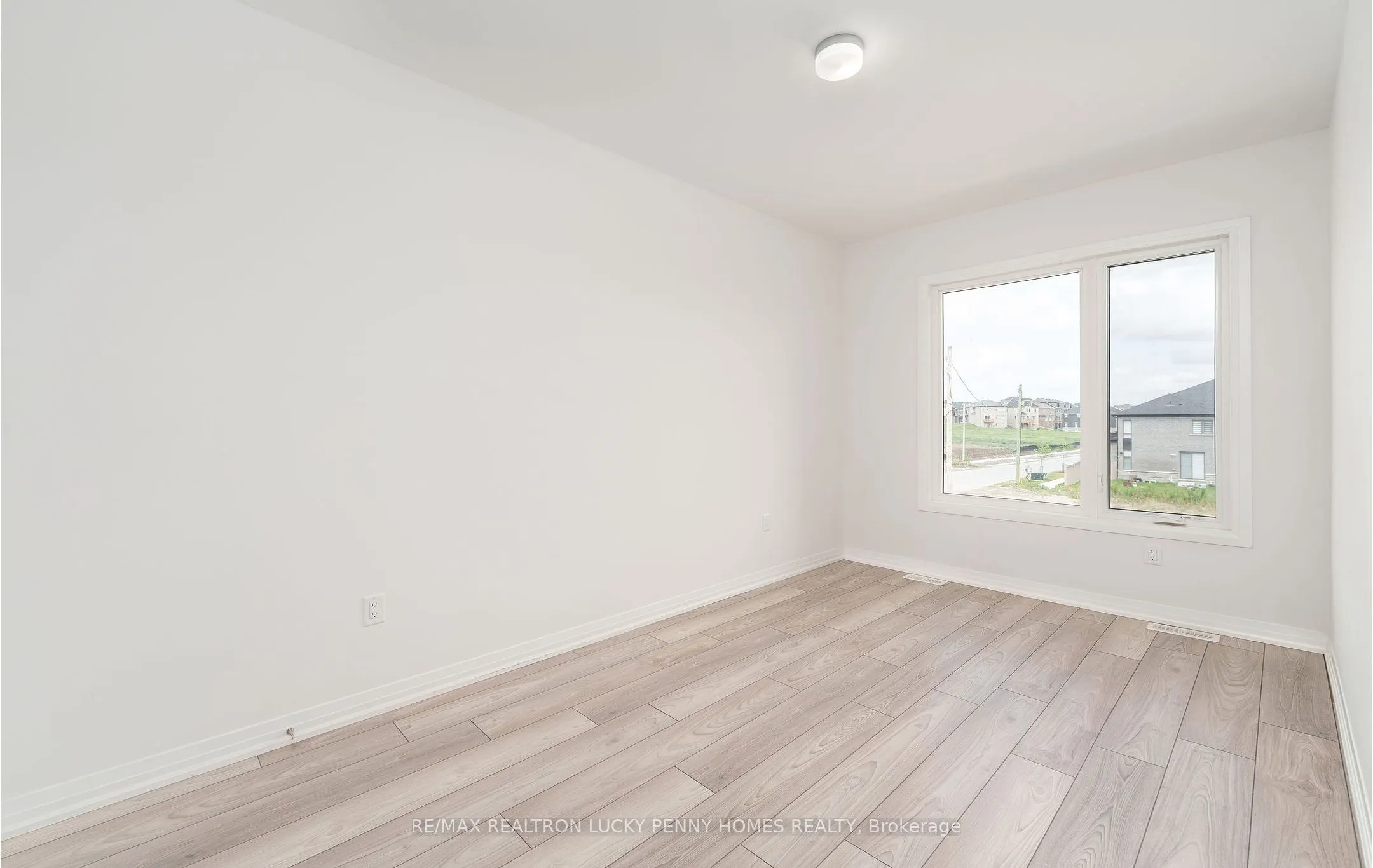 123 SCHMELTZER Crescent