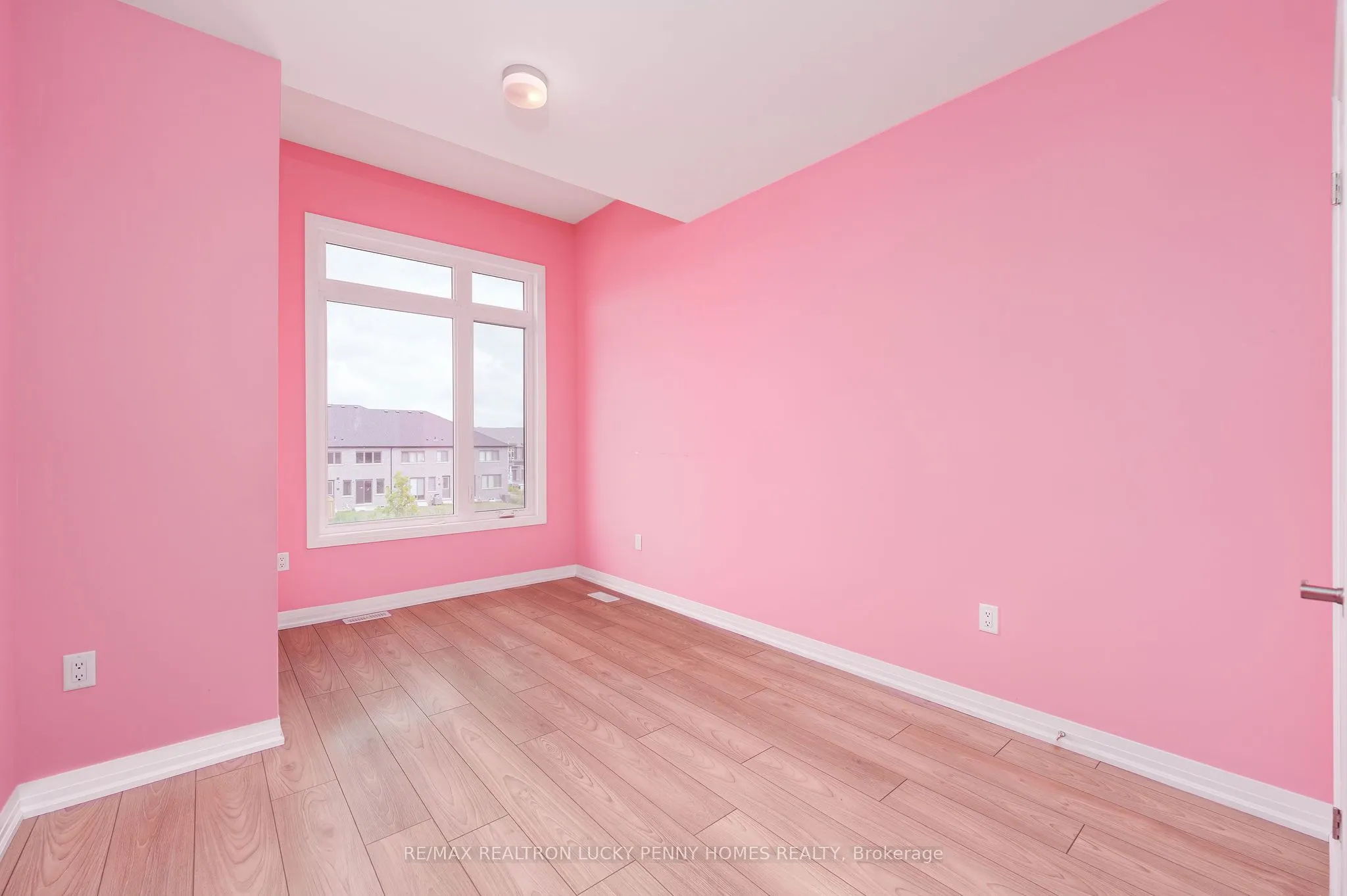 123 SCHMELTZER Crescent