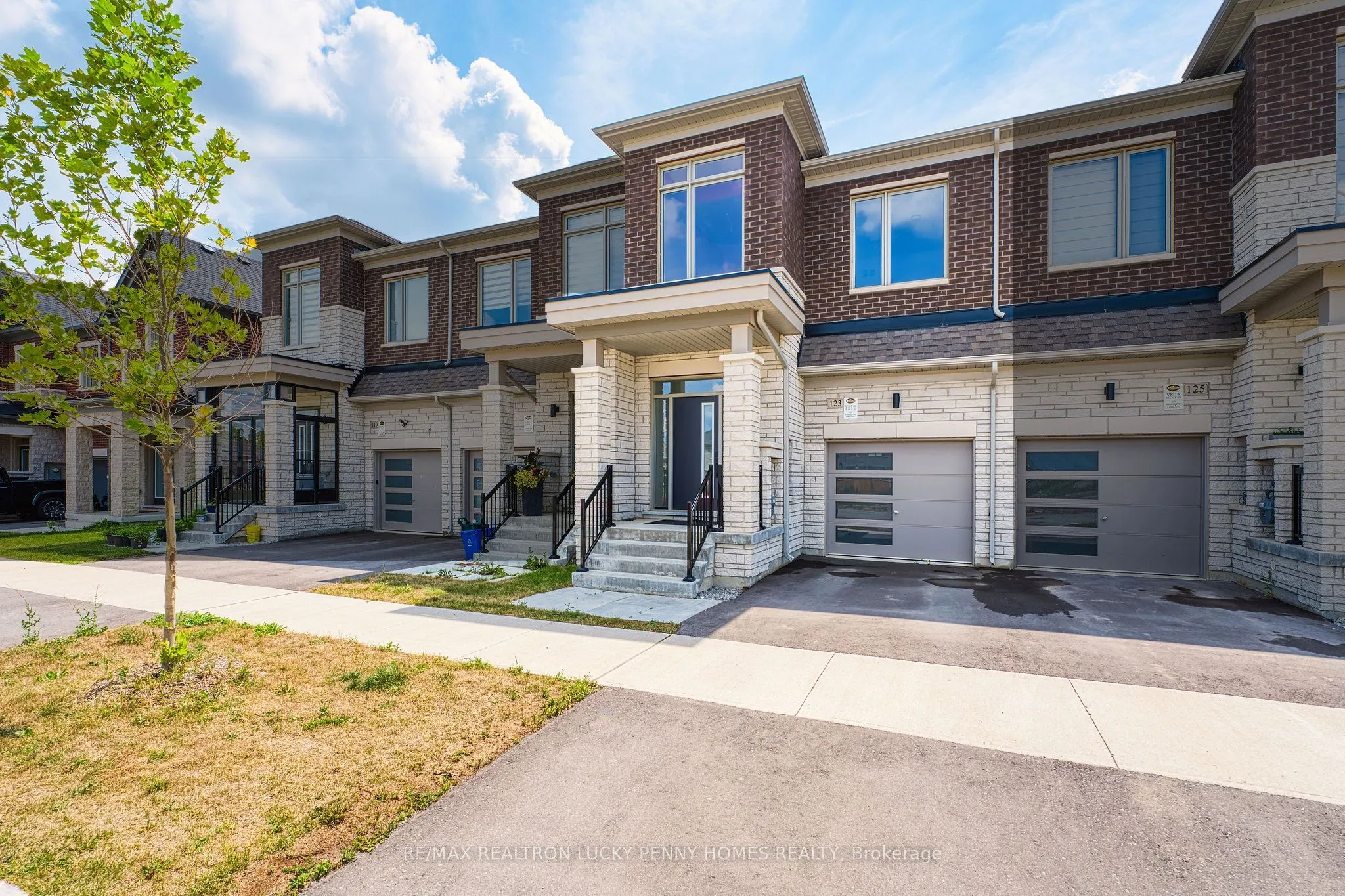 123 SCHMELTZER Crescent