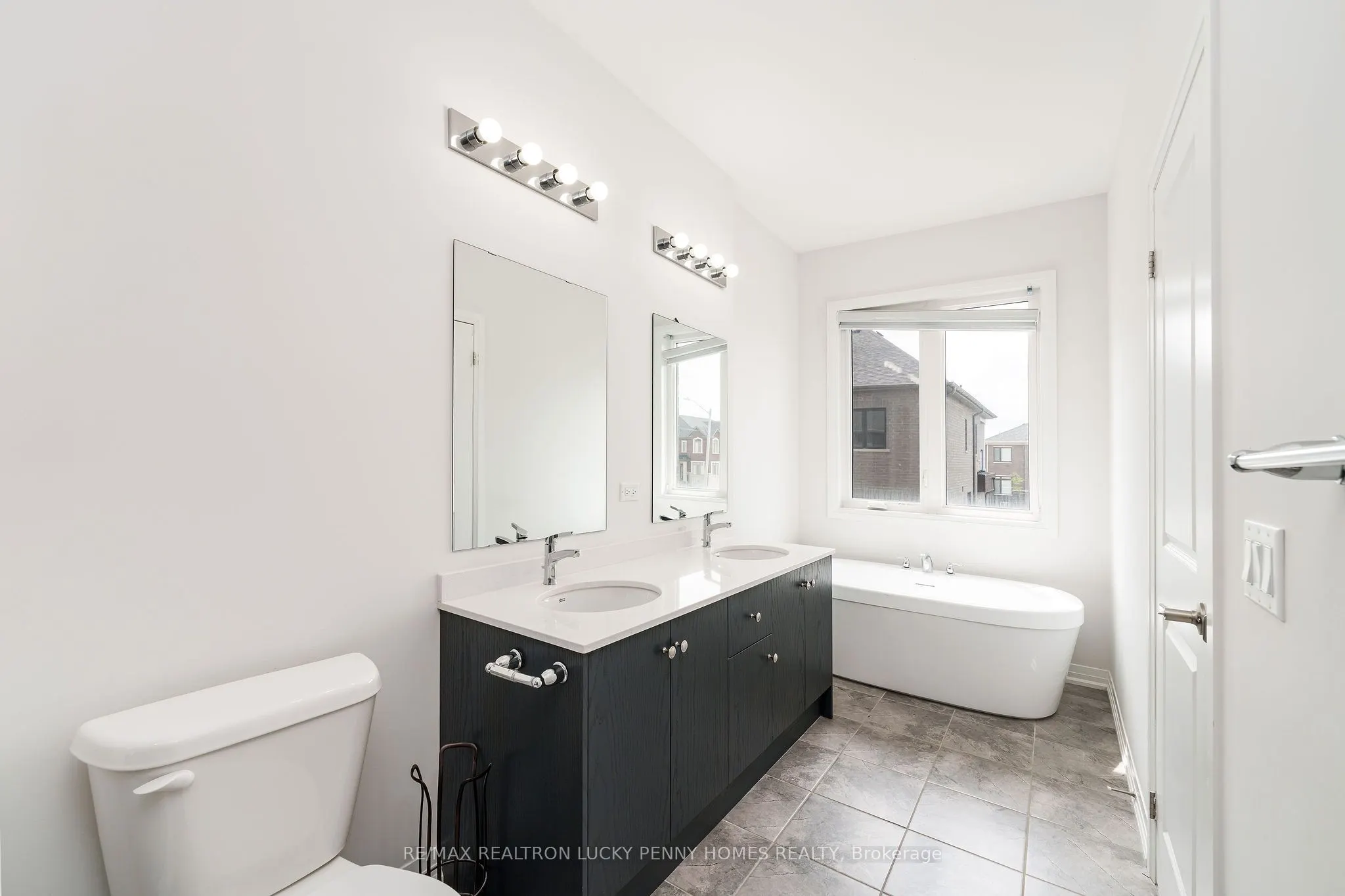 123 SCHMELTZER Crescent