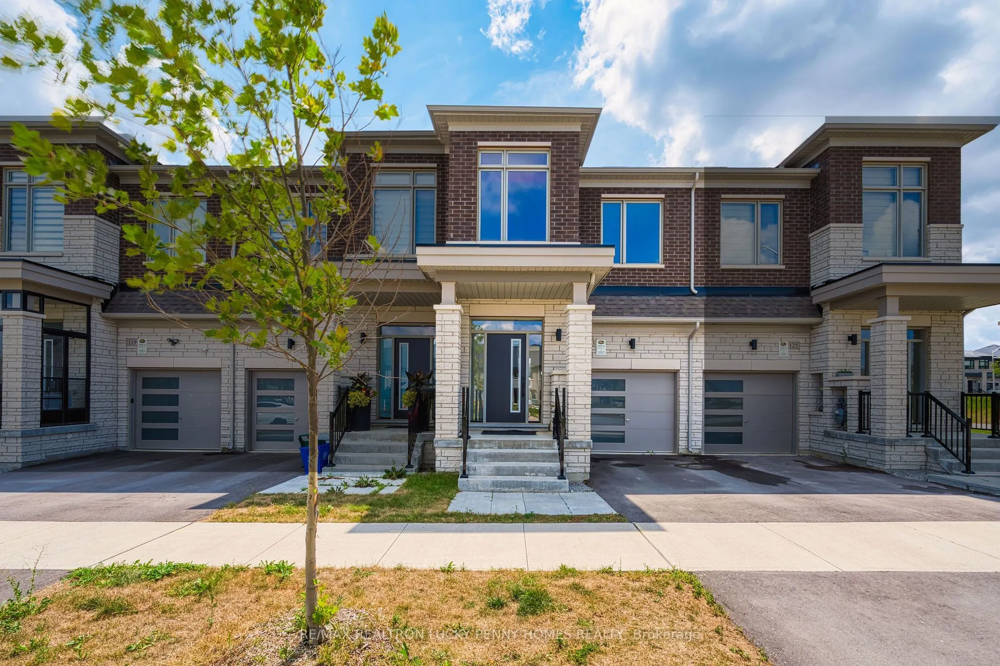 123 SCHMELTZER Crescent