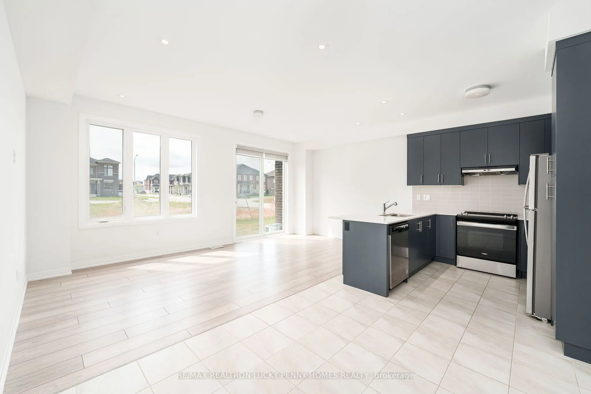 123 SCHMELTZER Crescent