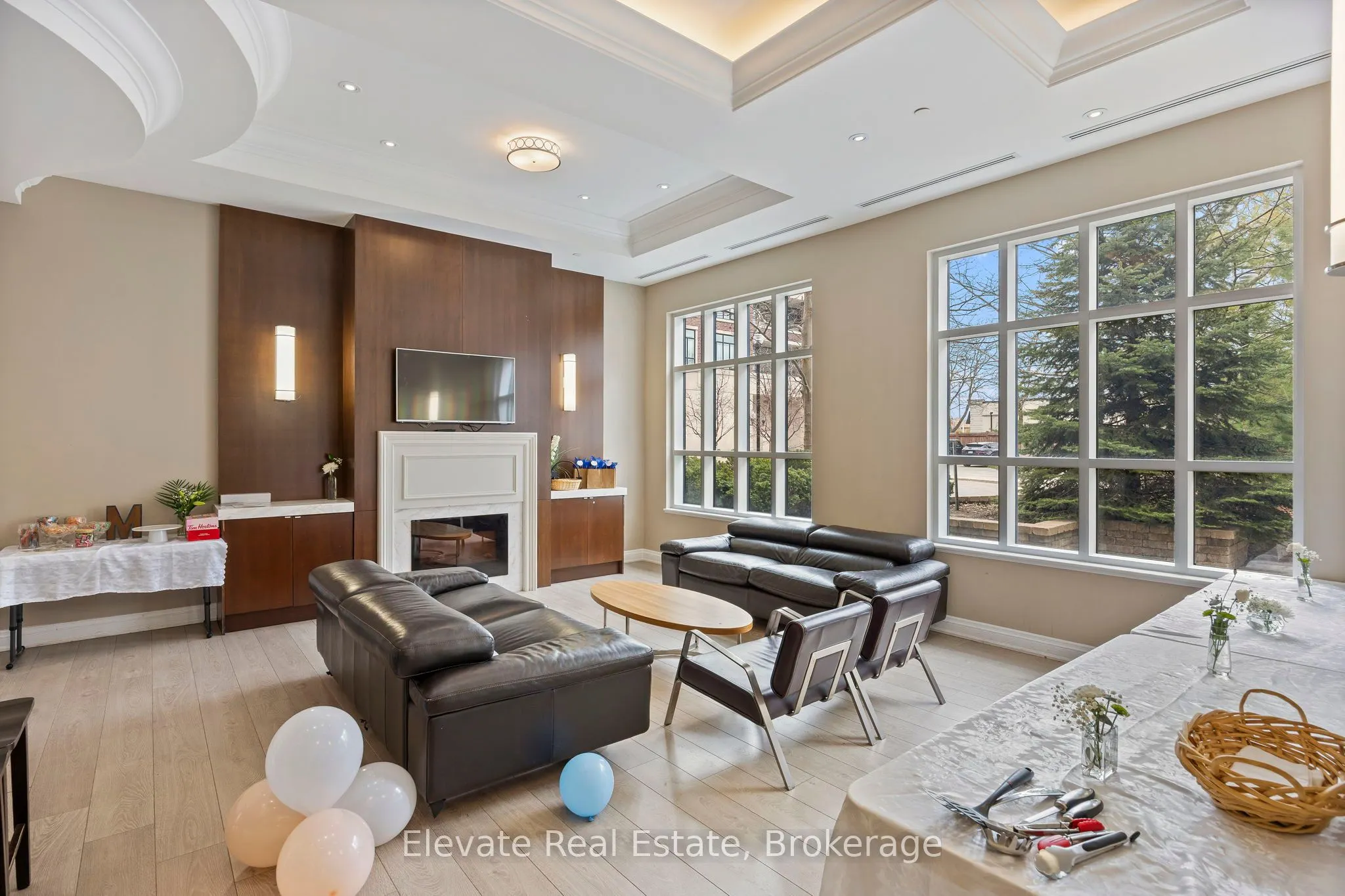 2396 Major Mackenzie Drive, #322