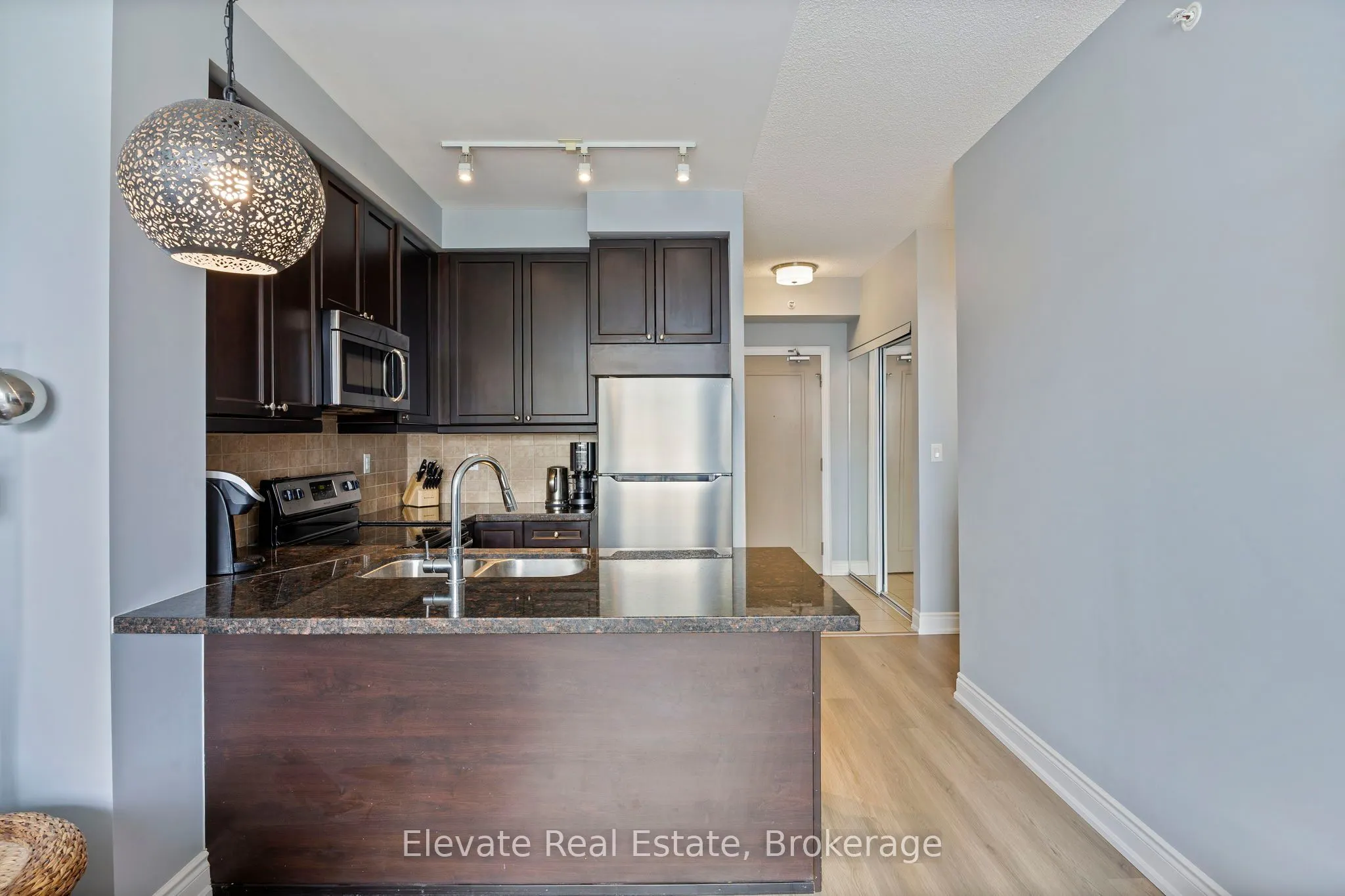 2396 Major Mackenzie Drive, #322