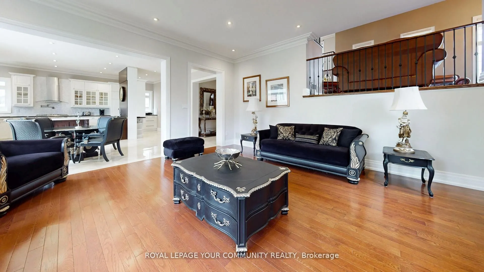 10 Gannett Drive