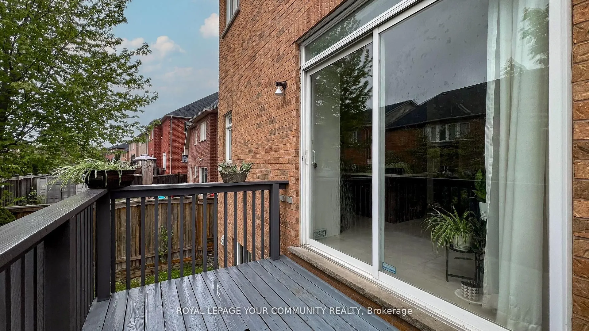 10 Gannett Drive