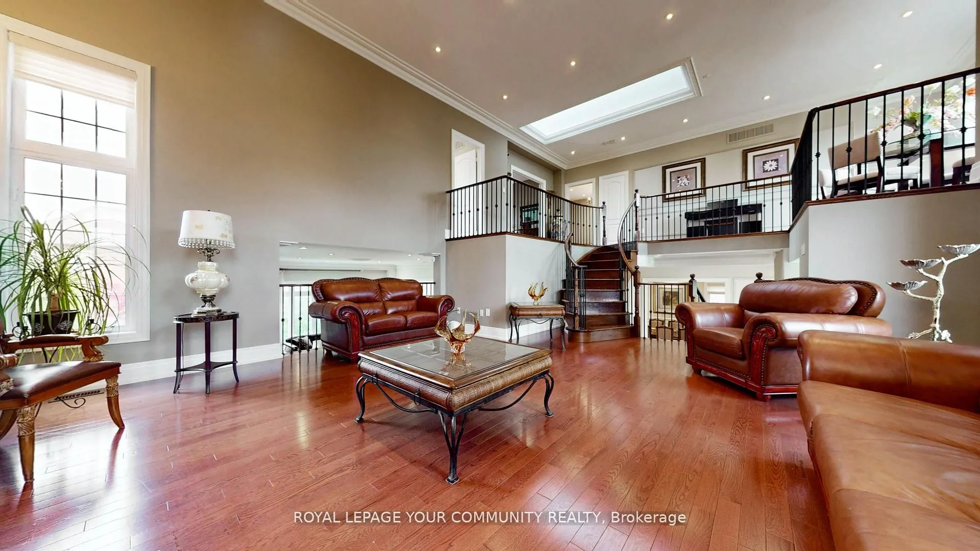 10 Gannett Drive