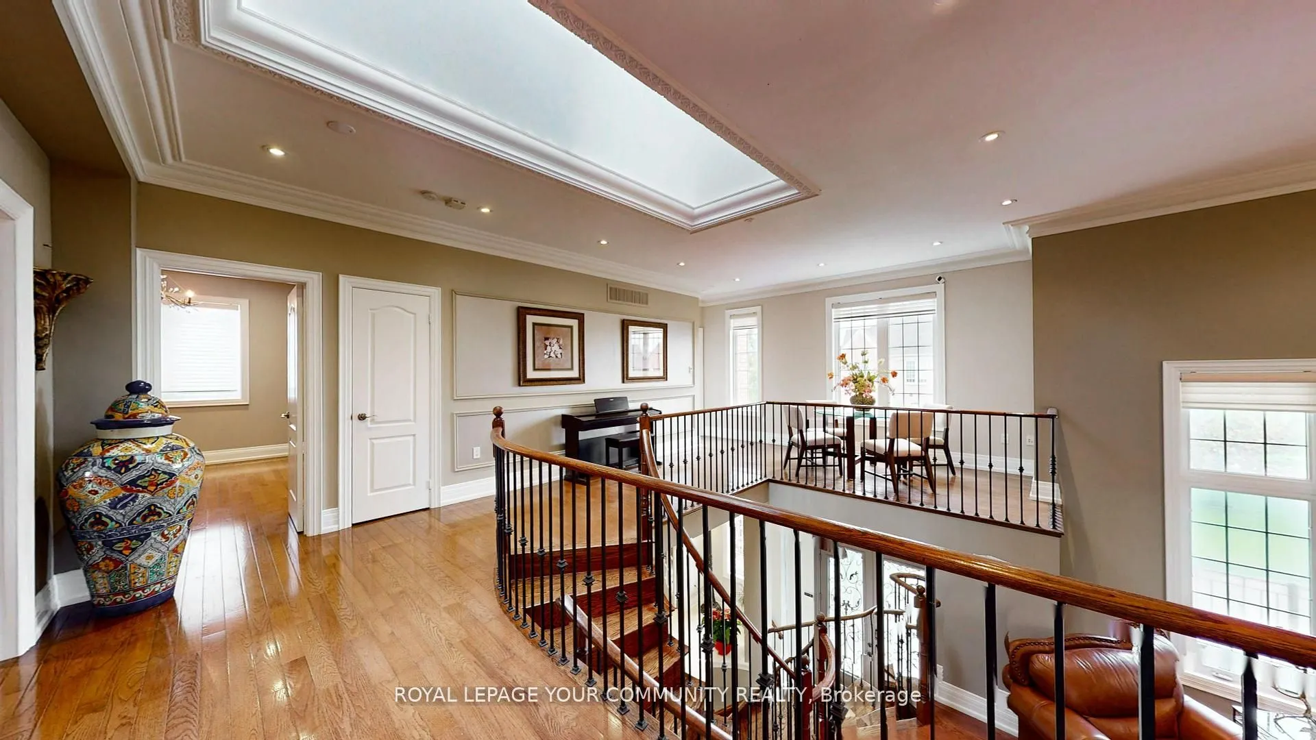 10 Gannett Drive