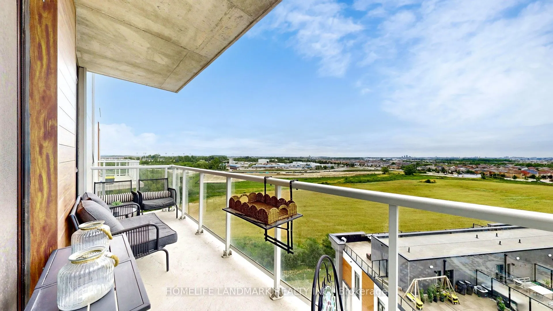 6 David Eyer Road, #812