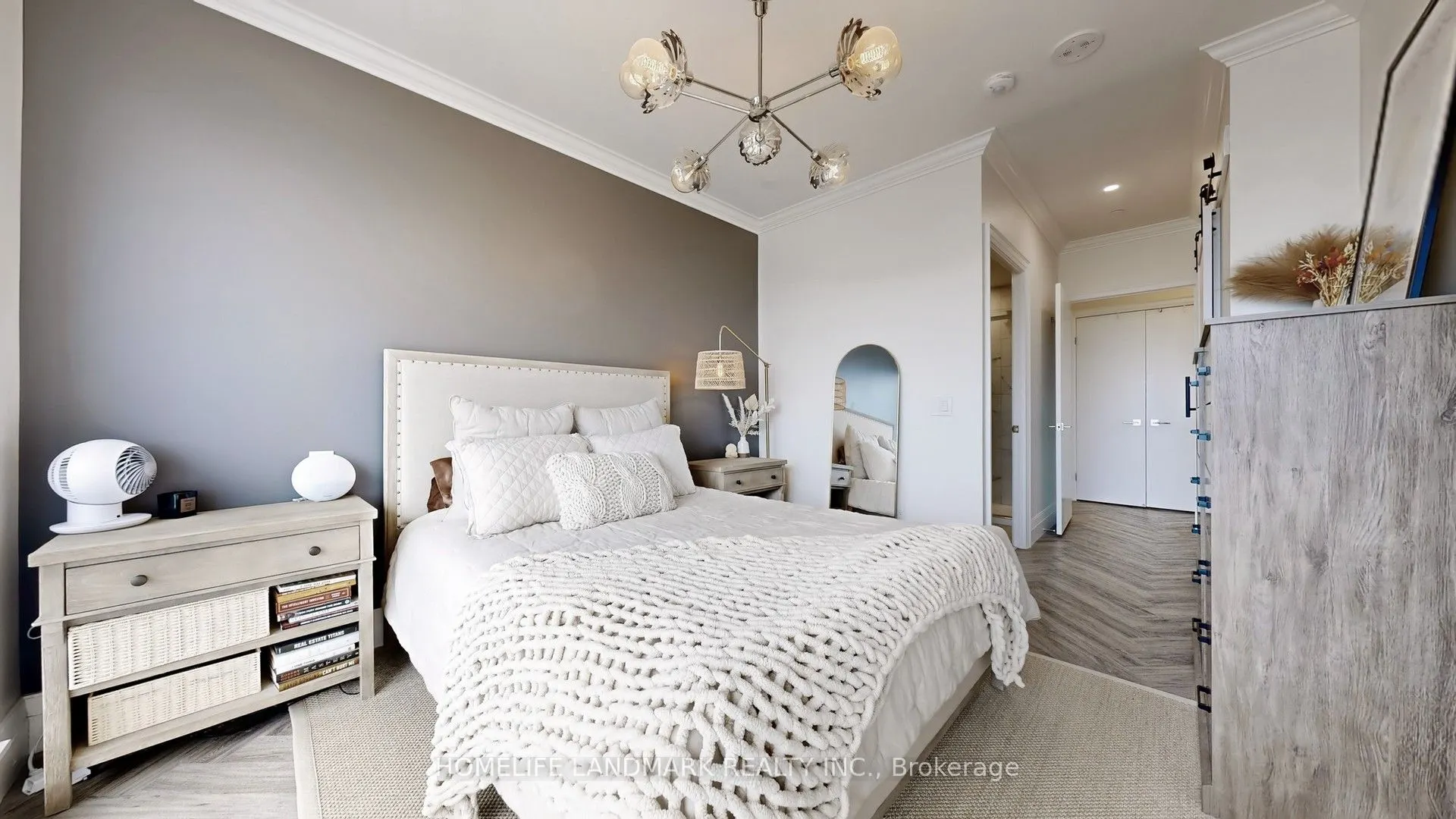 6 David Eyer Road, #812