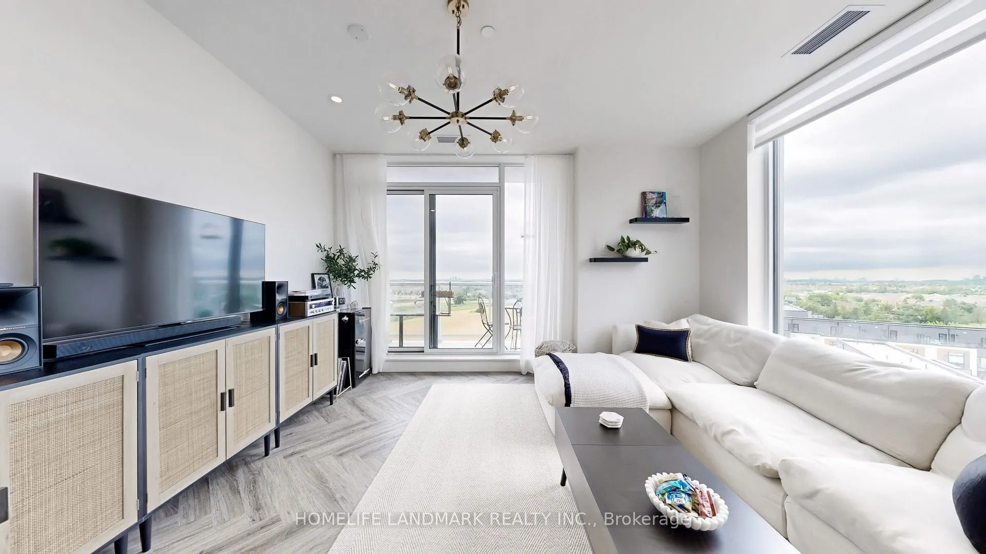 6 David Eyer Road, #812