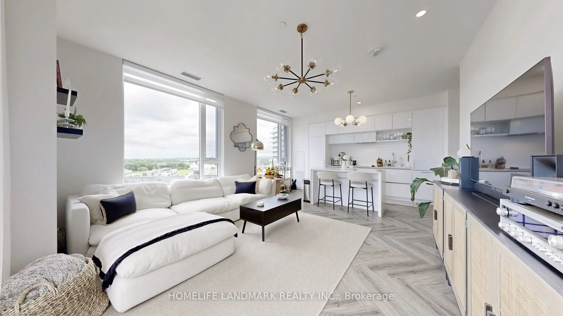 6 David Eyer Road, #812