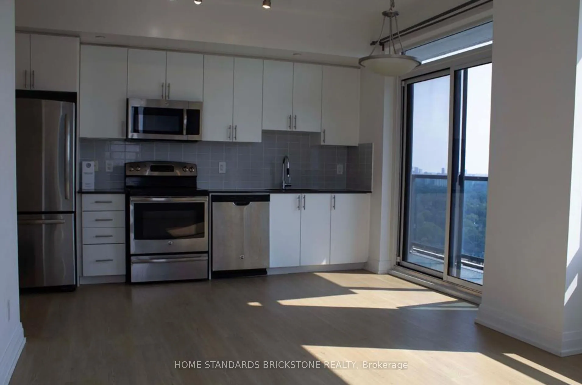 7165 Yonge Street, #2309