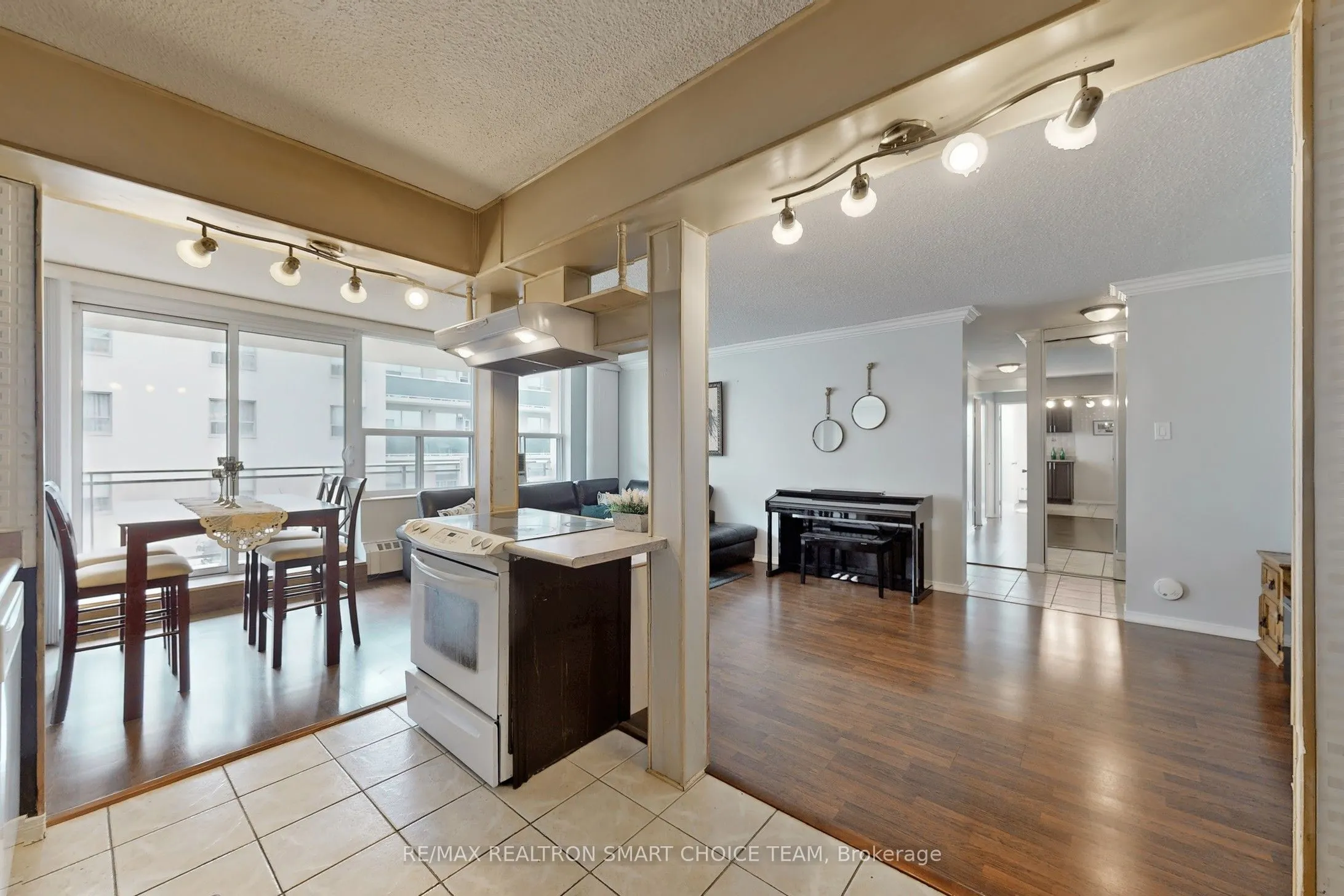180 Dudley Avenue, #506
