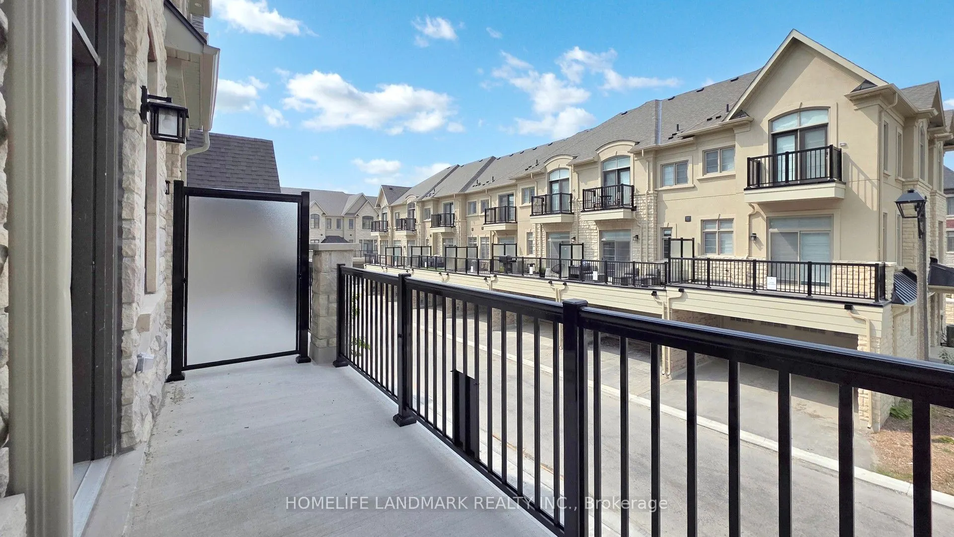 1 AbbeyHill Lane