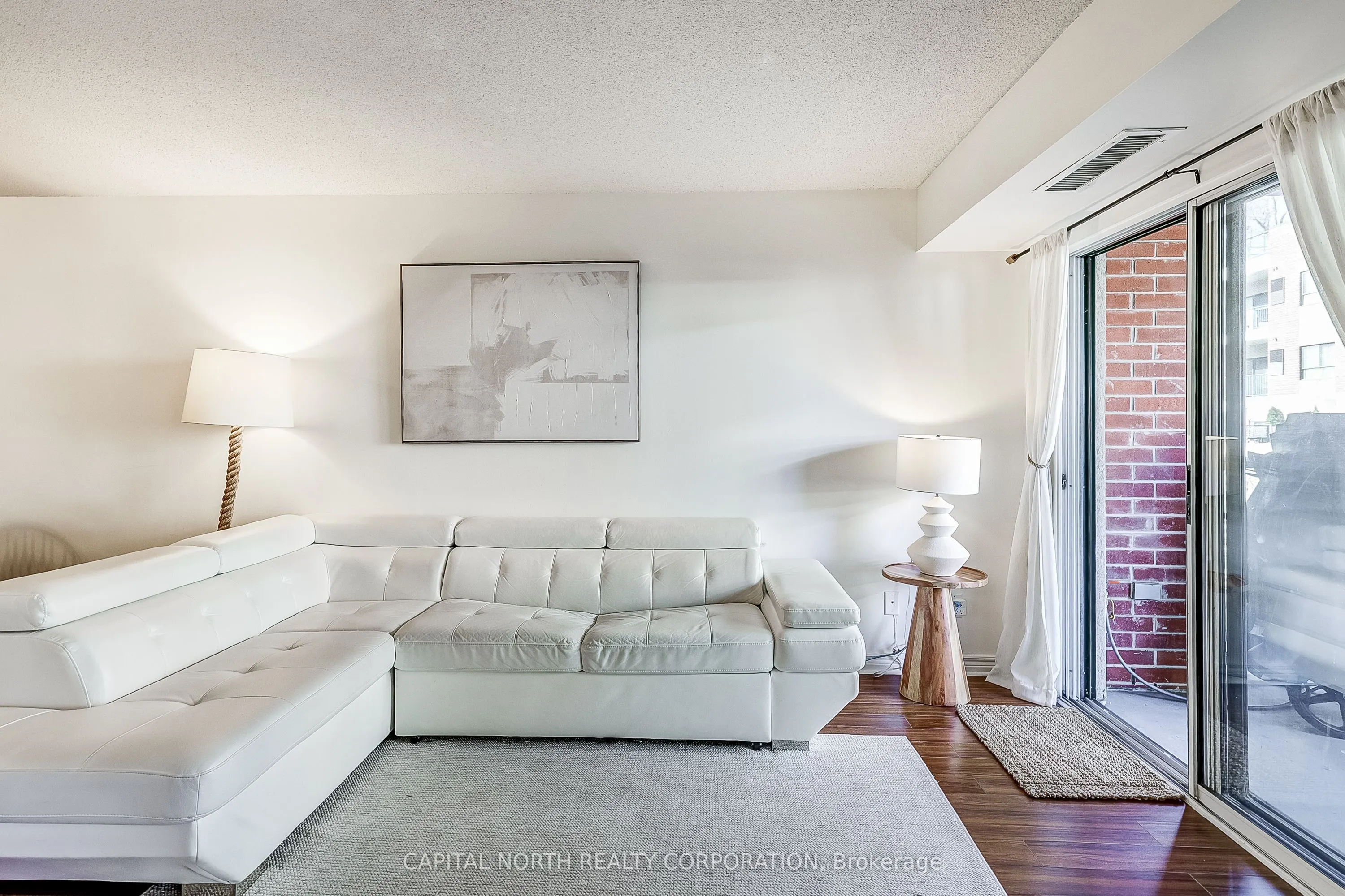 141 Woodbridge Avenue, #208