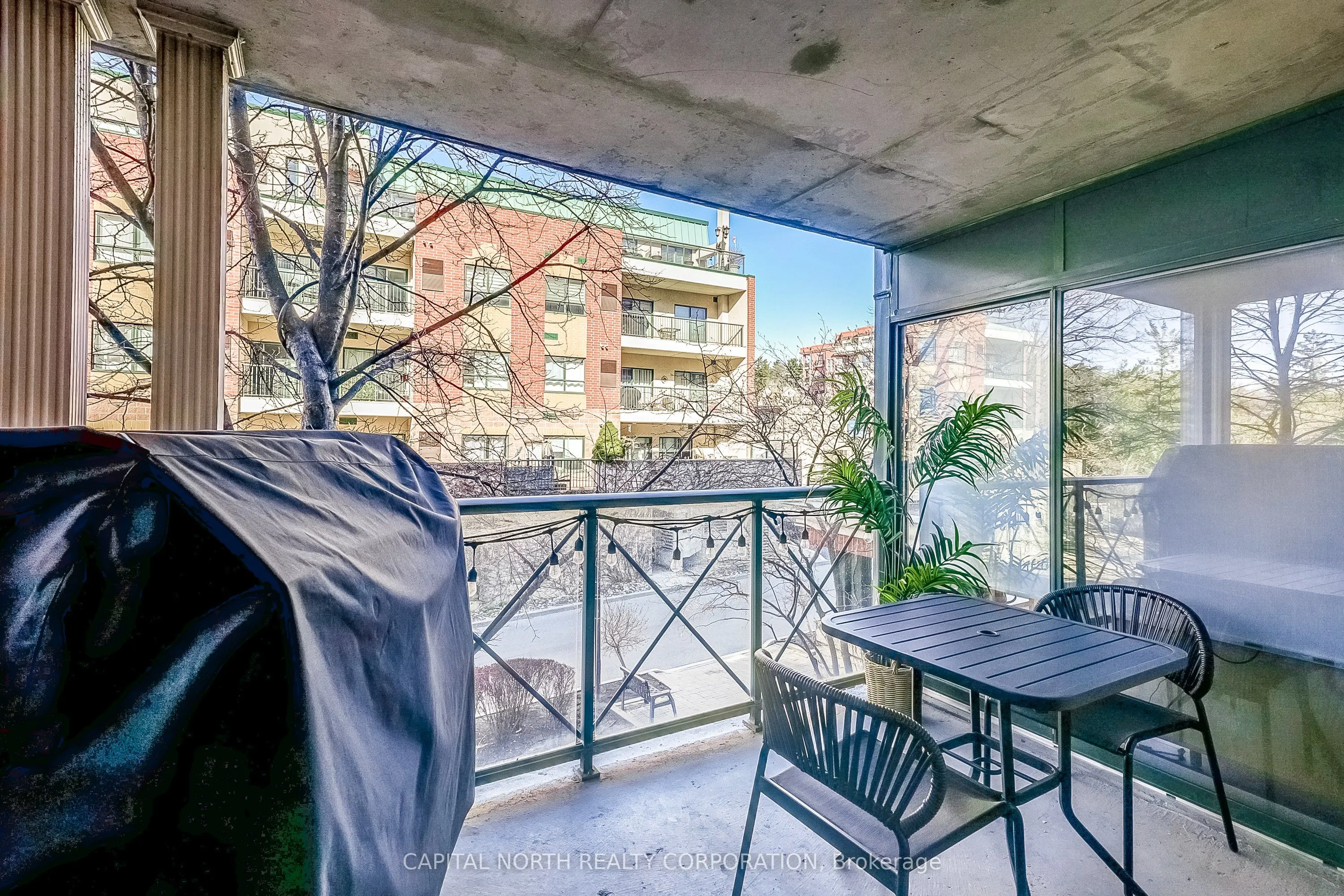 141 Woodbridge Avenue, #208