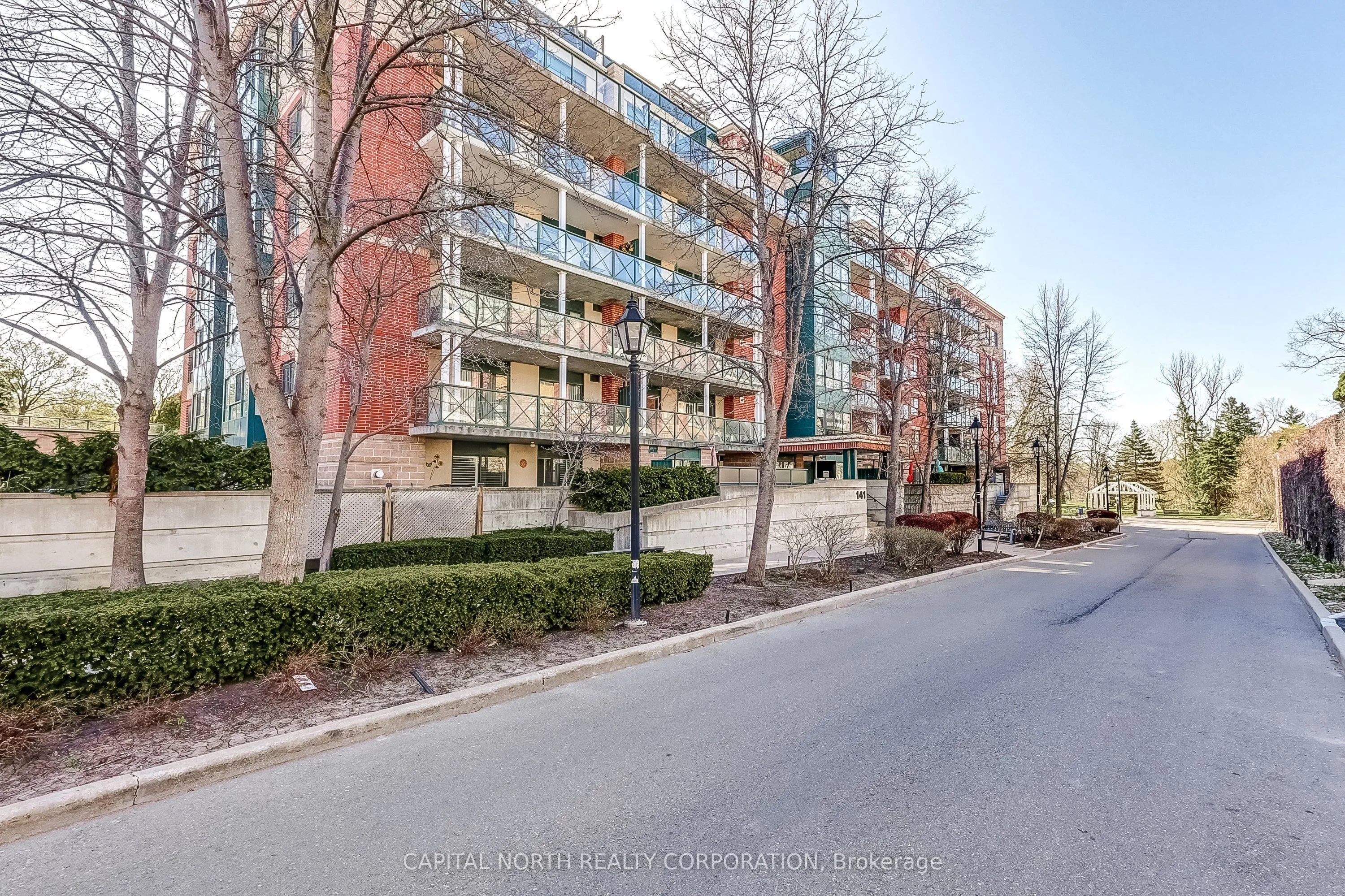 141 Woodbridge Avenue, #208