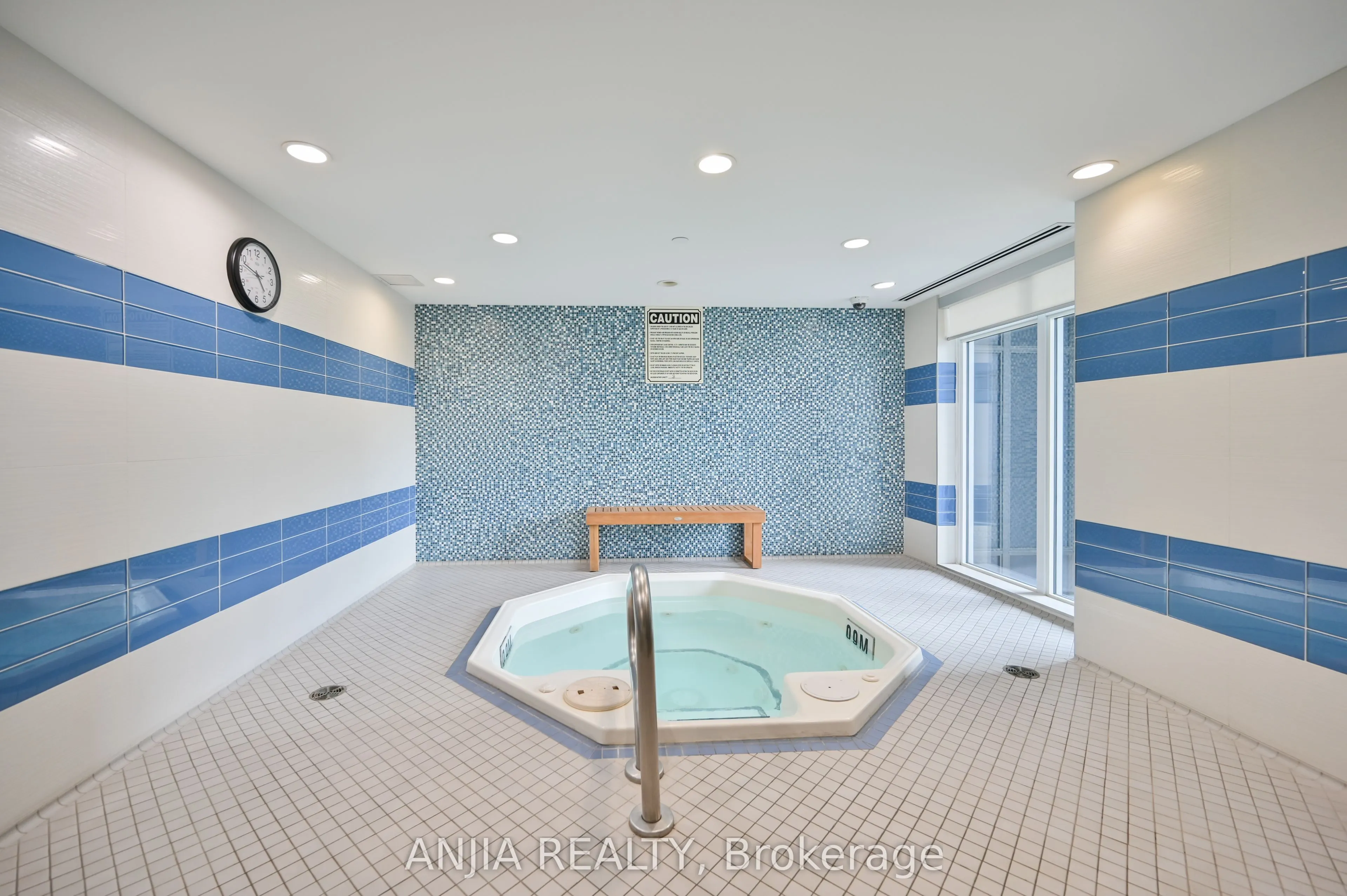 7161 Yonge Street, #1032