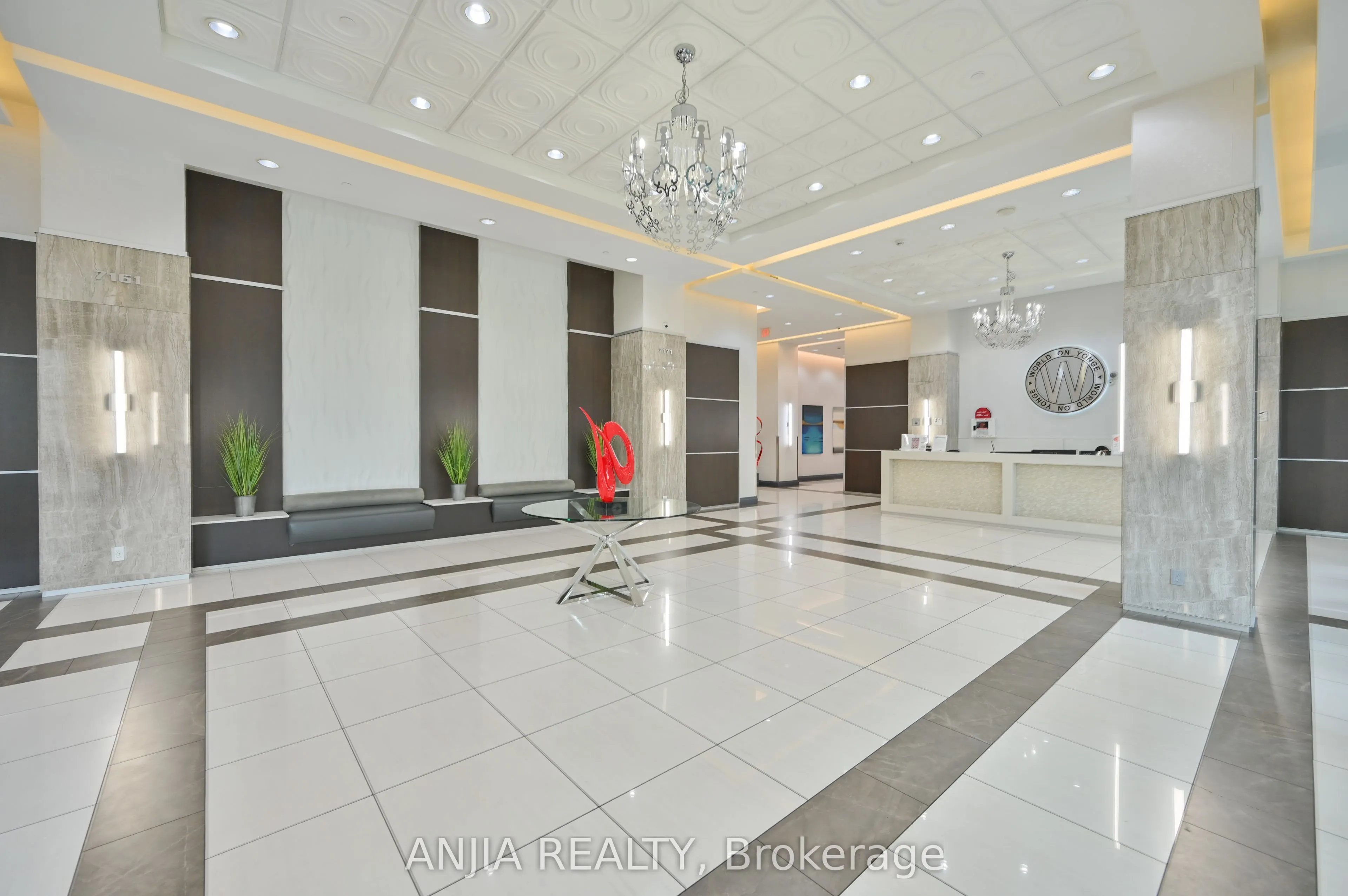 7161 Yonge Street, #1032