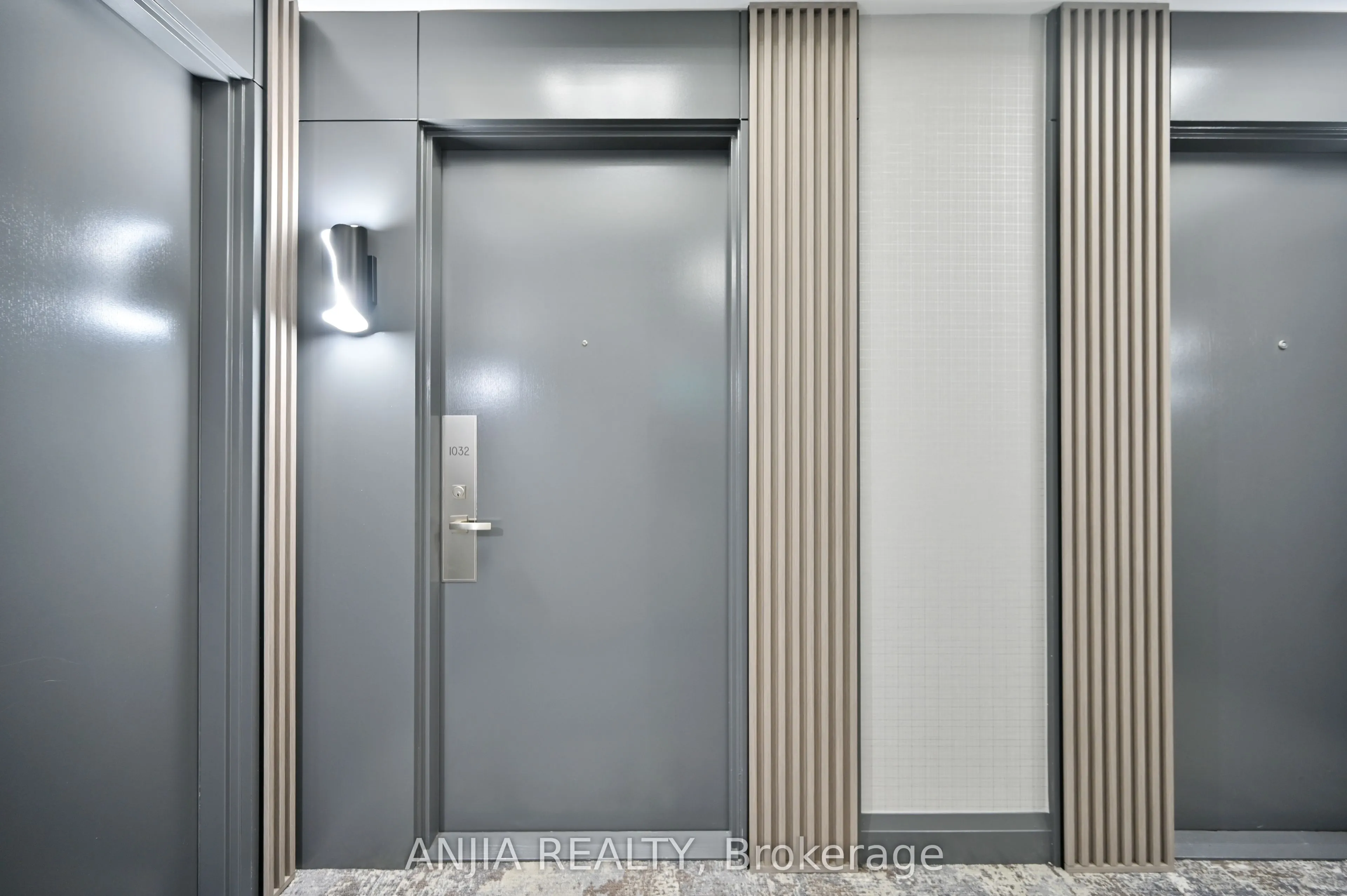 7161 Yonge Street, #1032