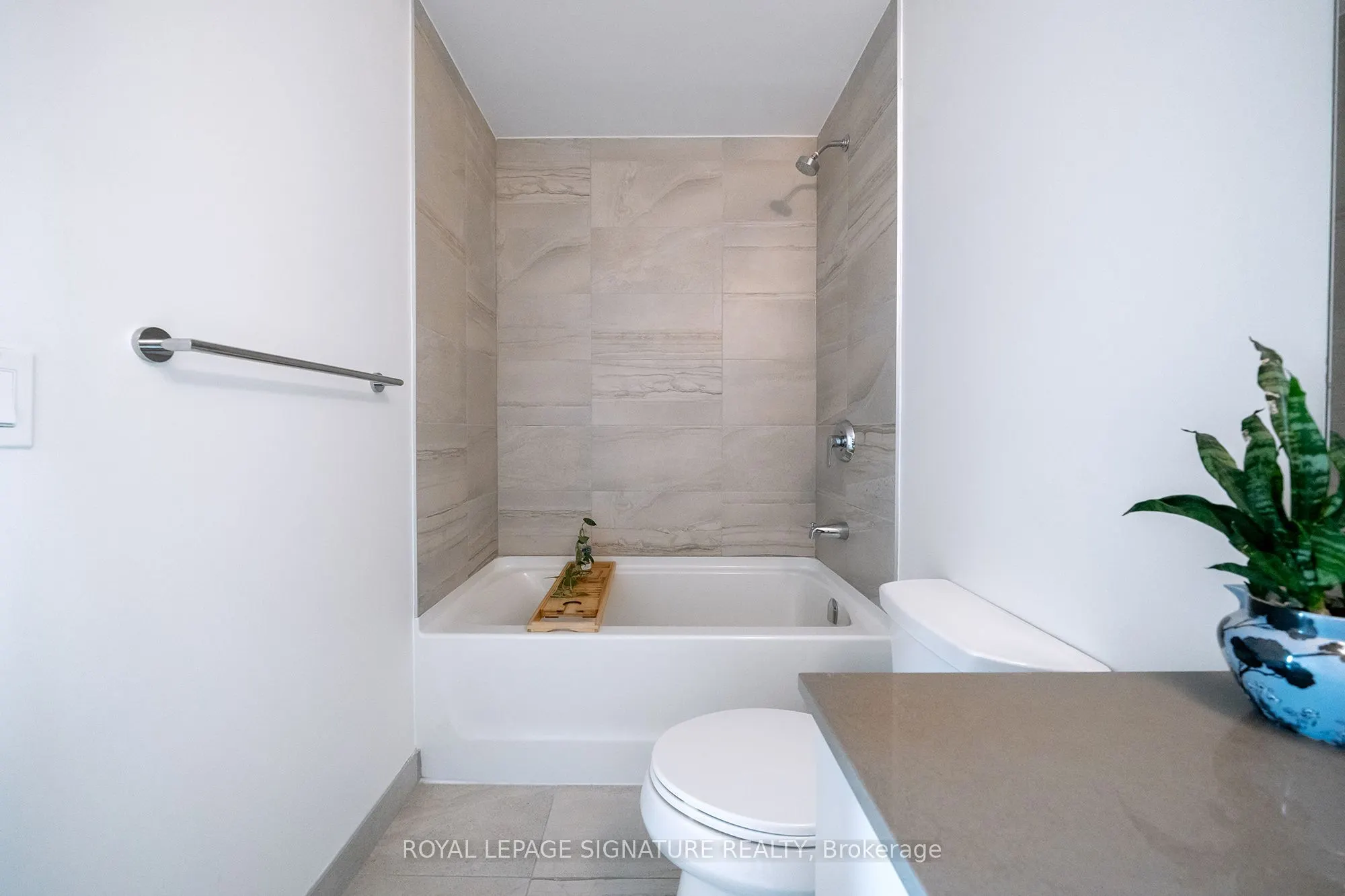 278 Buchanan Drive, #916E