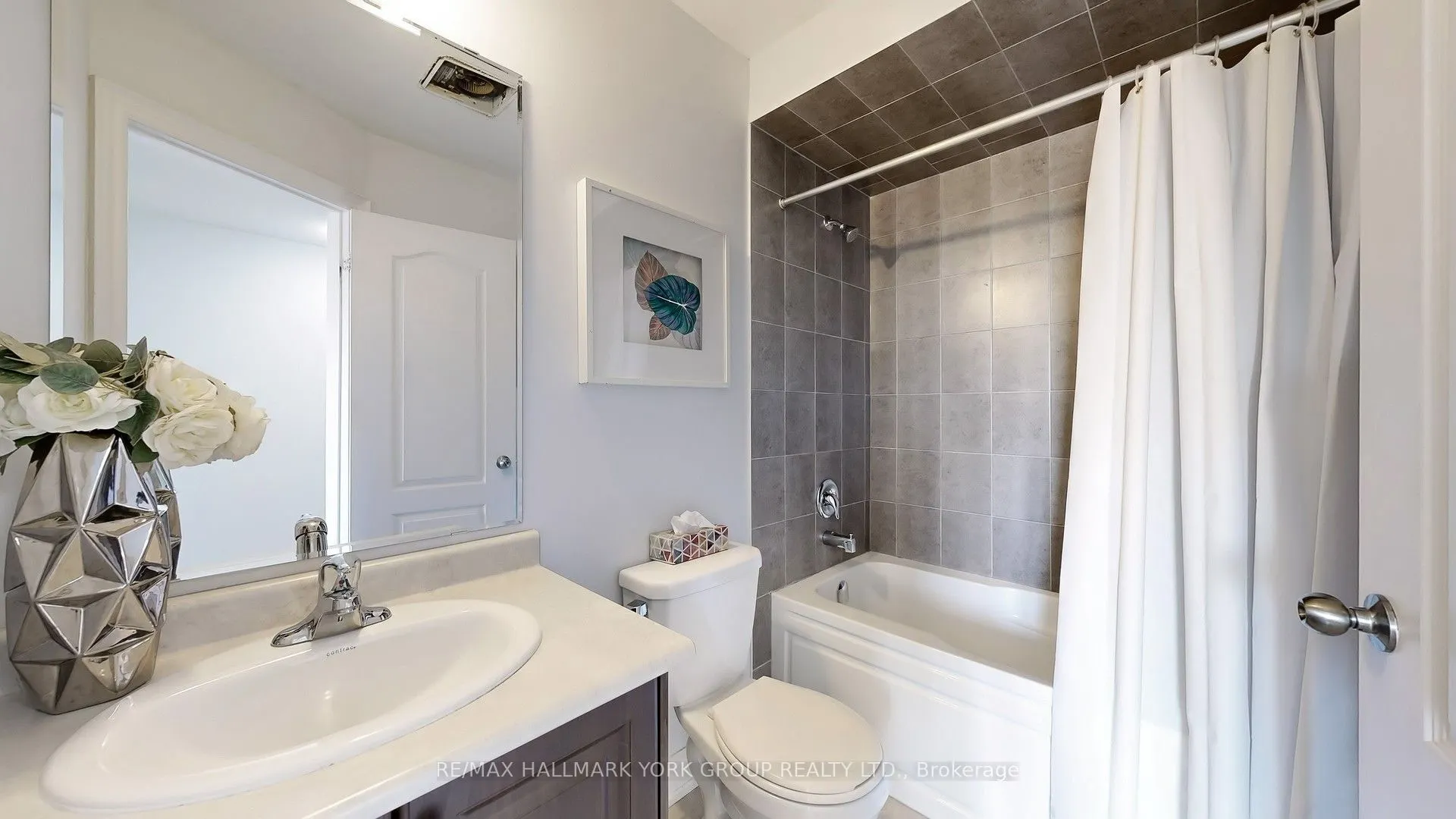 6 Roy Grove Way, #40
