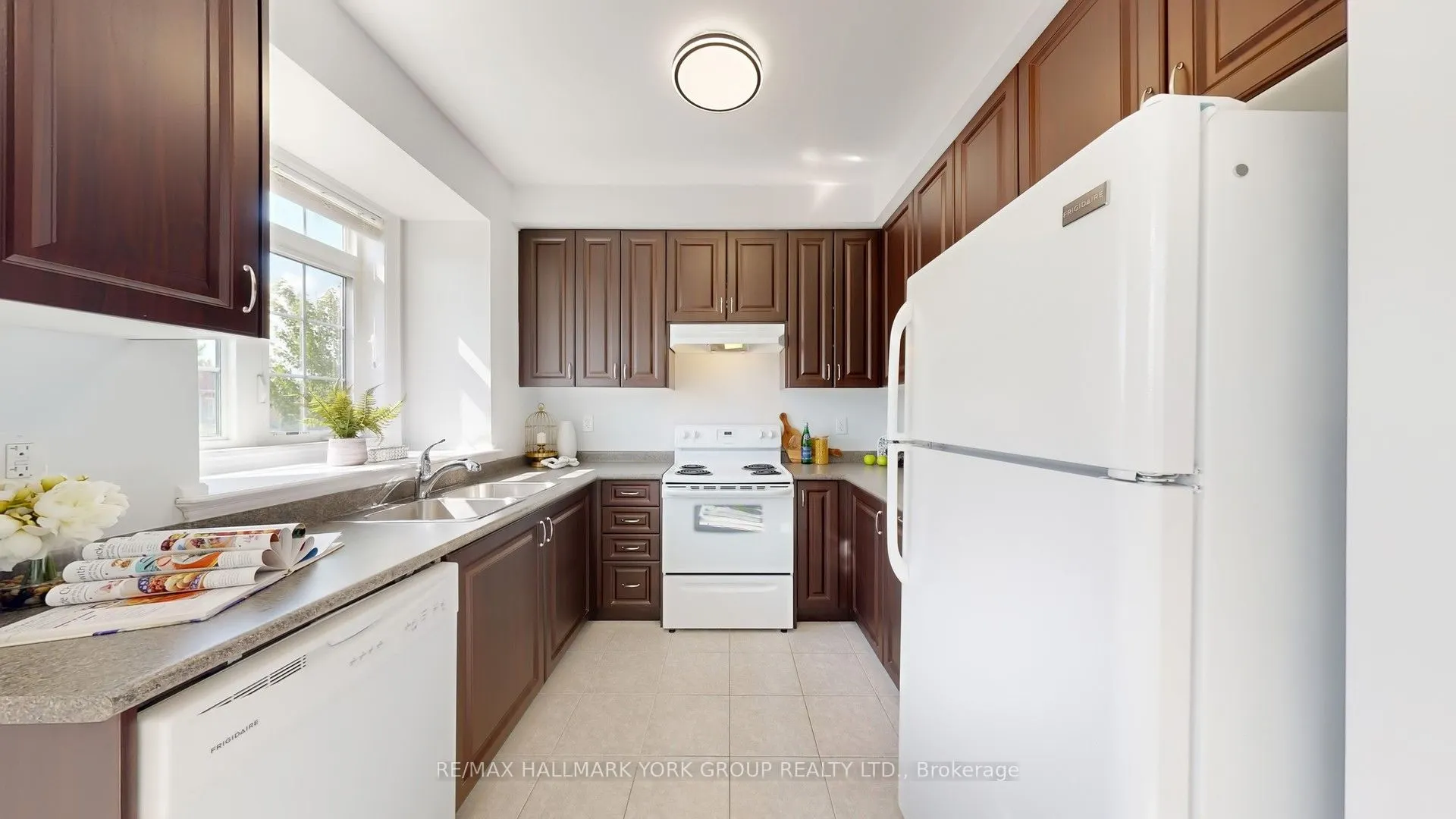 6 Roy Grove Way, #40