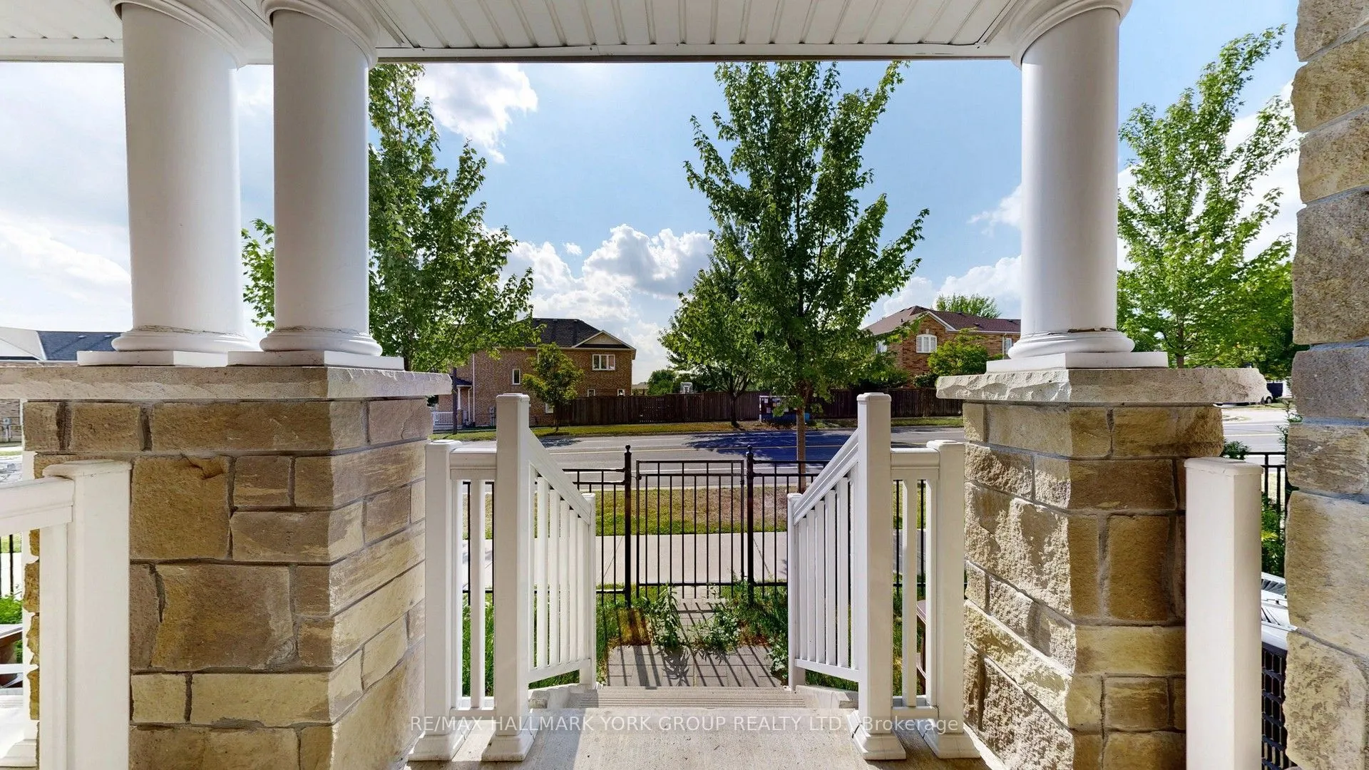 6 Roy Grove Way, #40