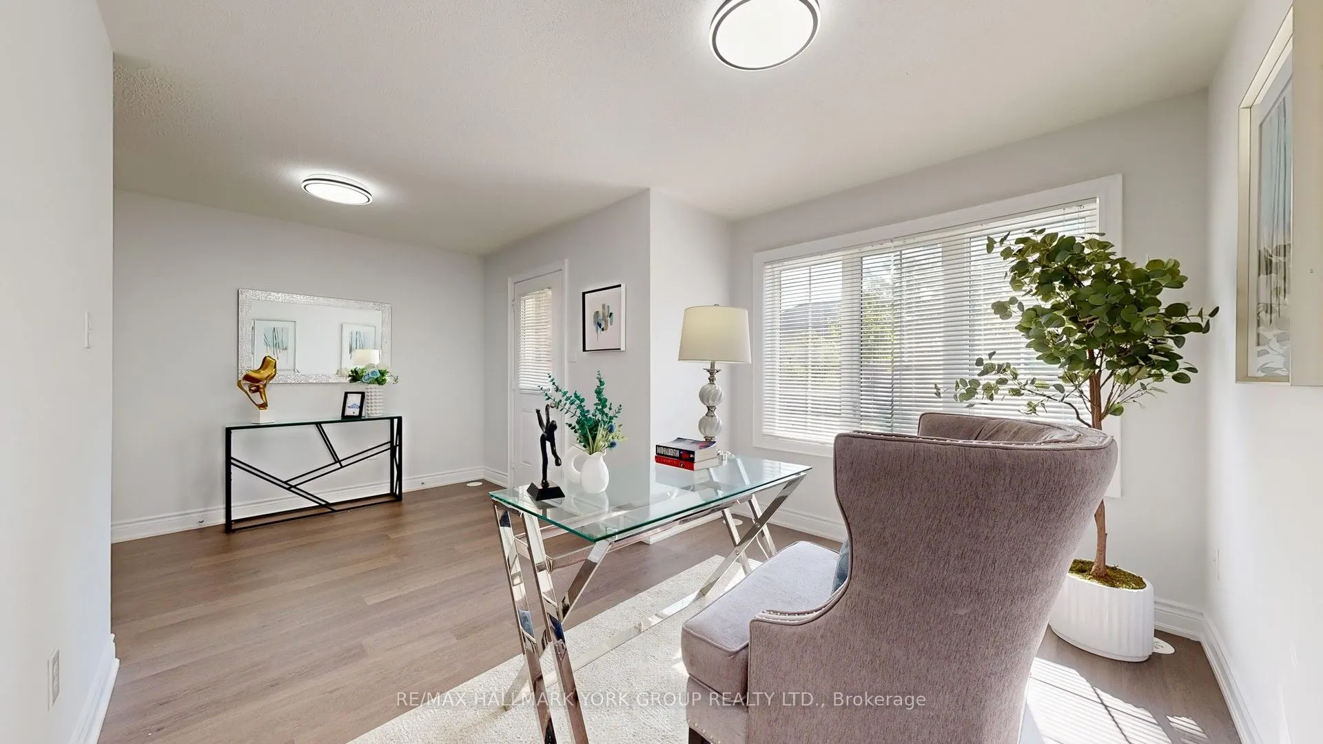 6 Roy Grove Way, #40