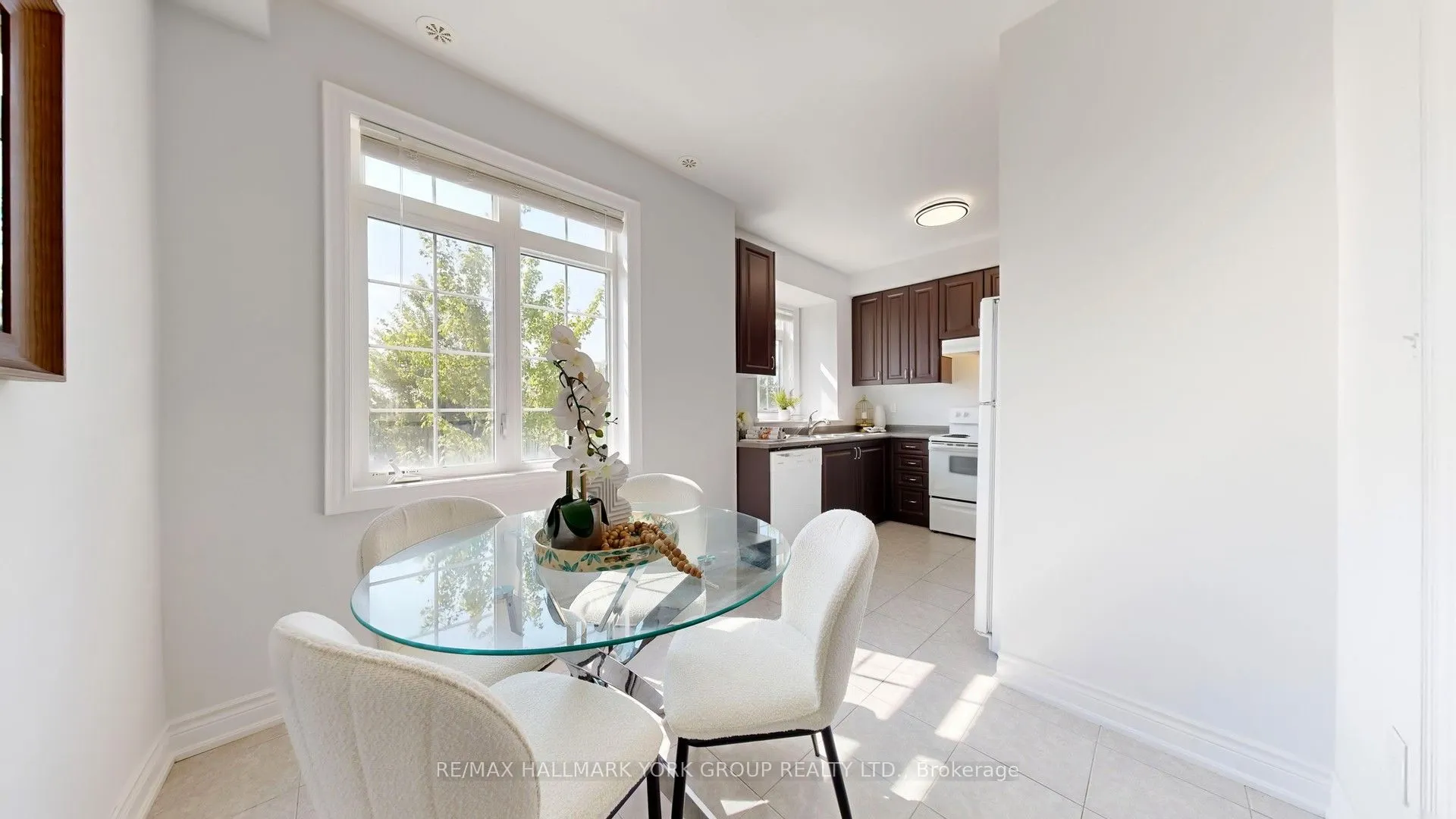6 Roy Grove Way, #40