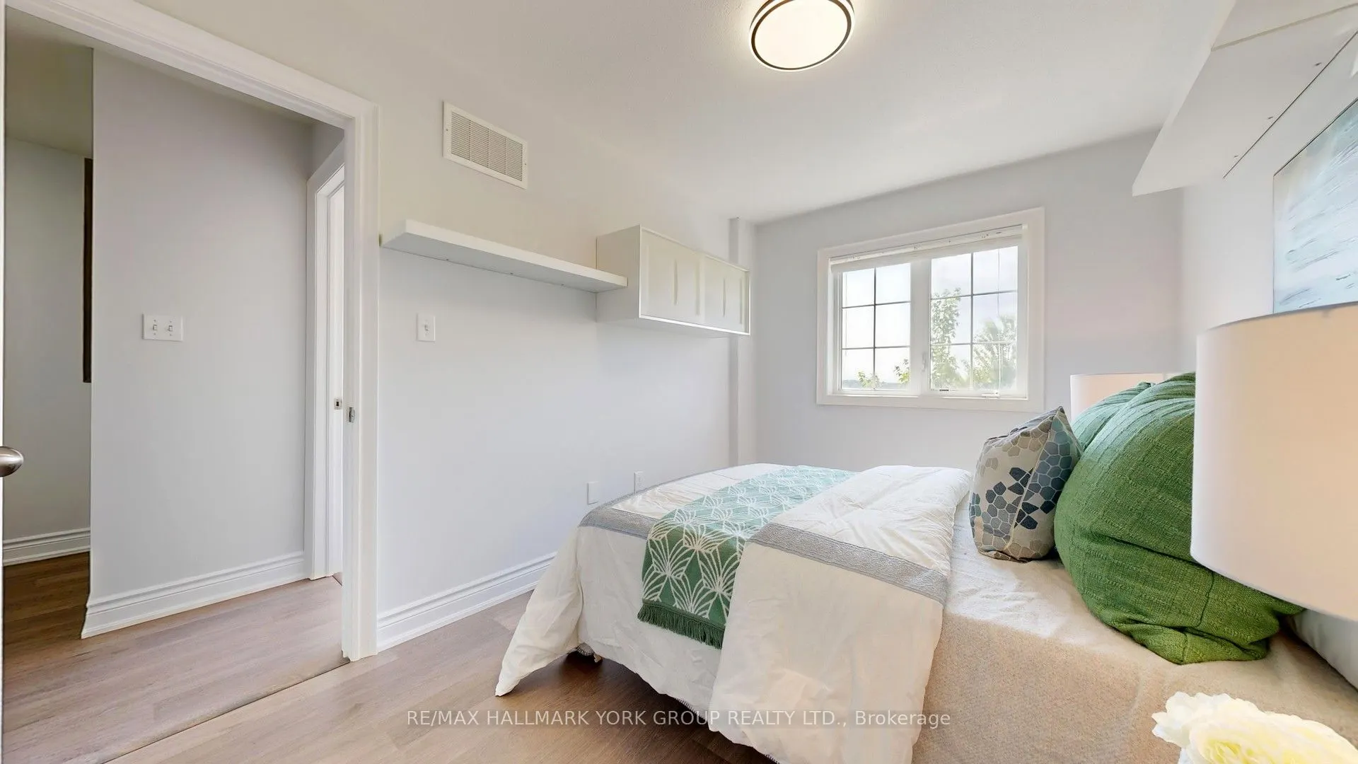 6 Roy Grove Way, #40