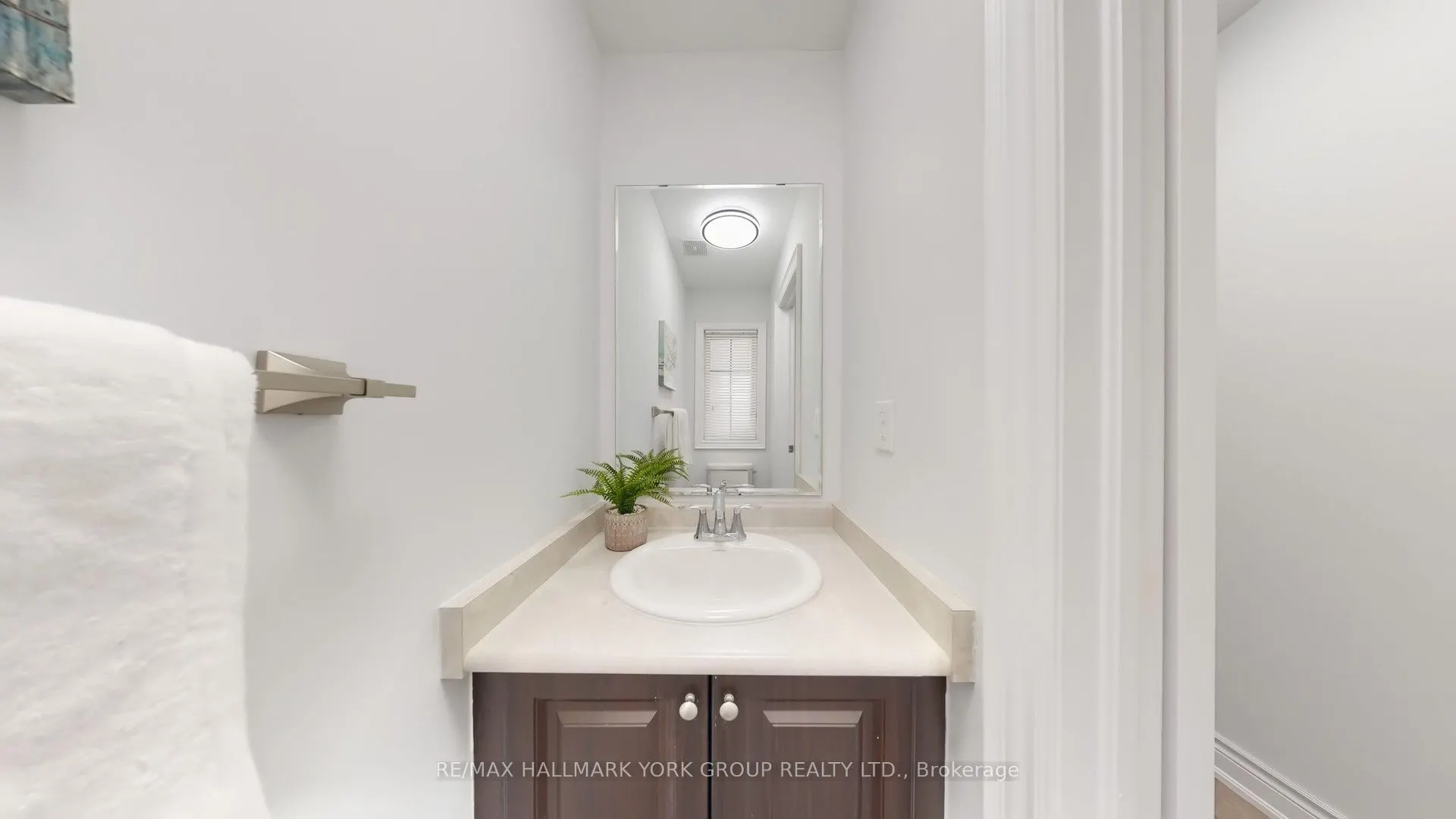 6 Roy Grove Way, #40