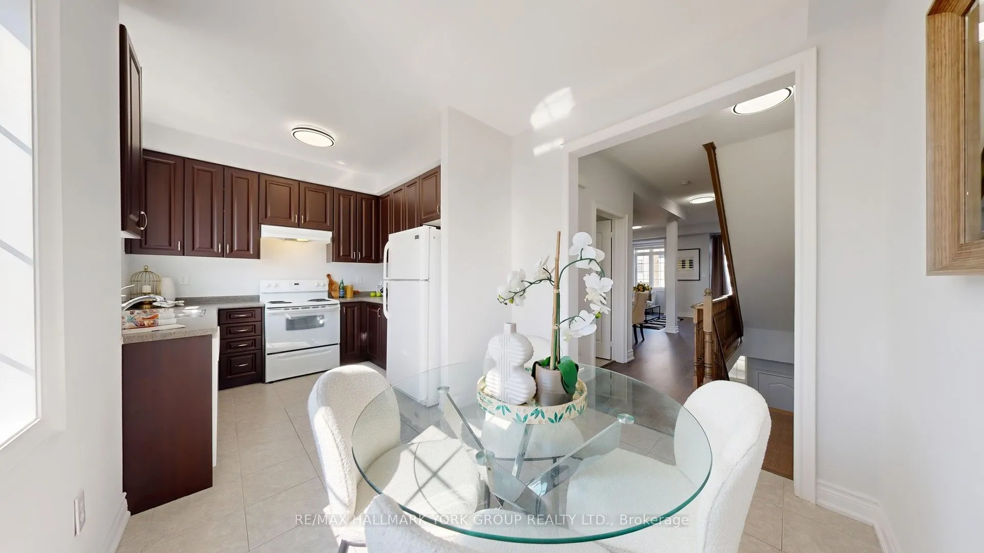 6 Roy Grove Way, #40