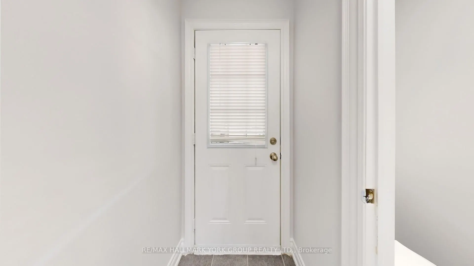 6 Roy Grove Way, #40