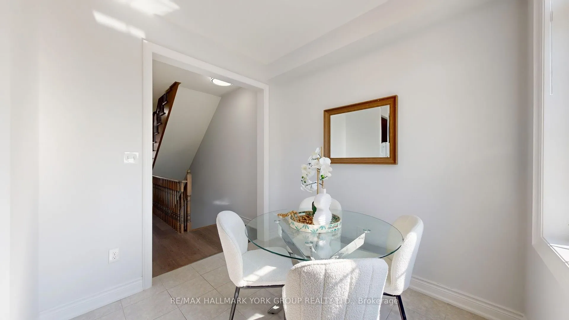 6 Roy Grove Way, #40