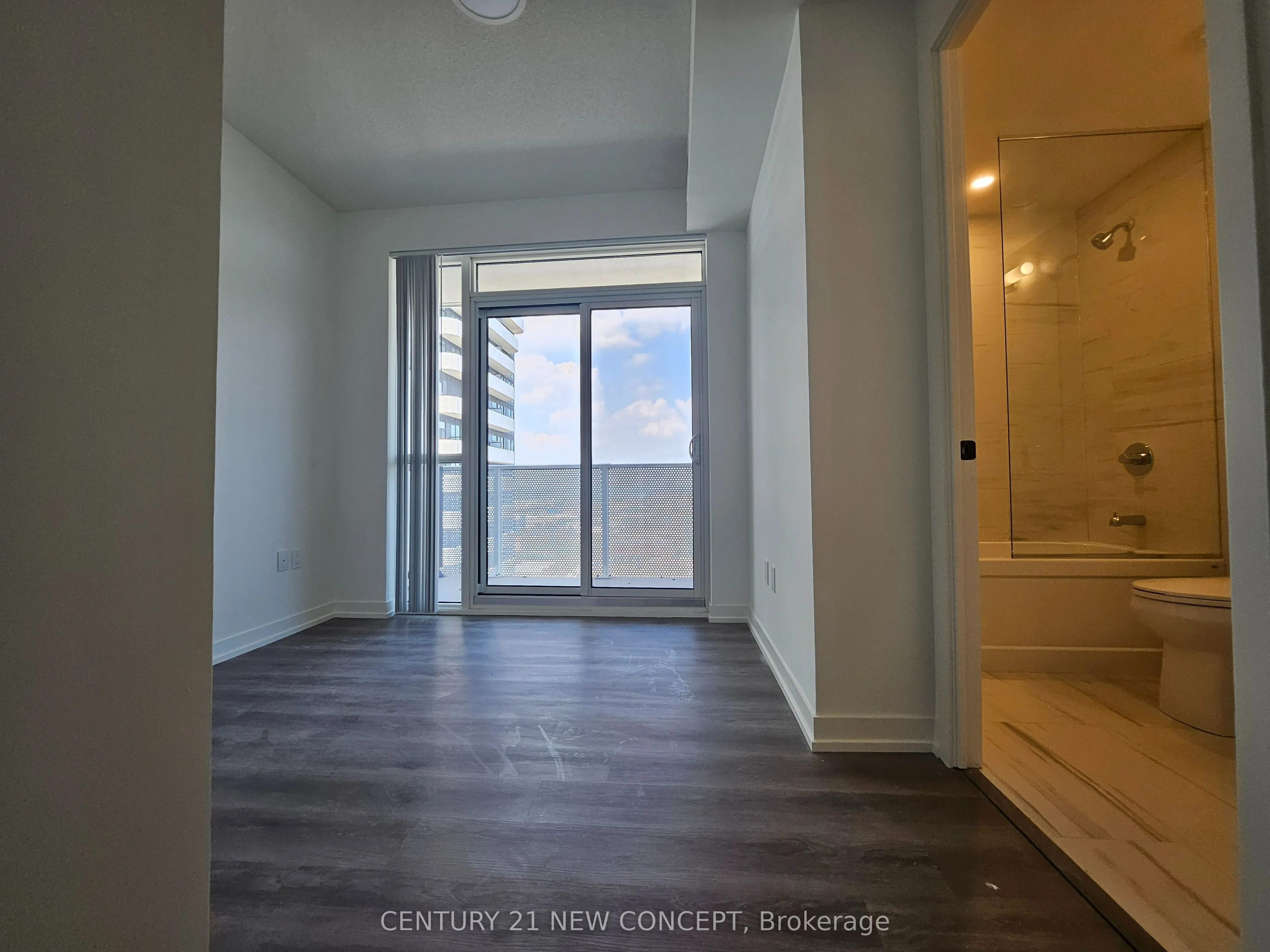 28 Interchange Way, #3605