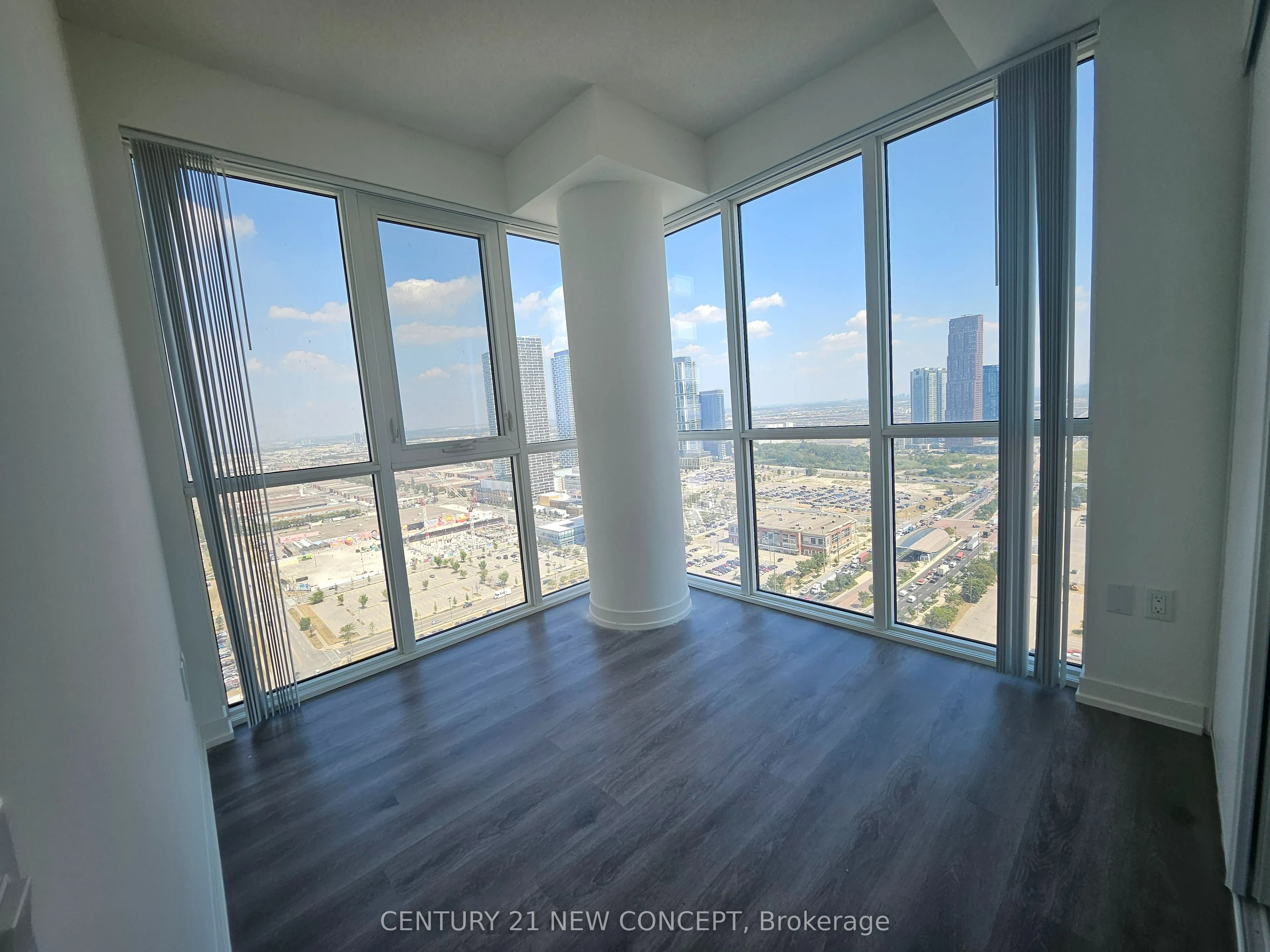 28 Interchange Way, #3605